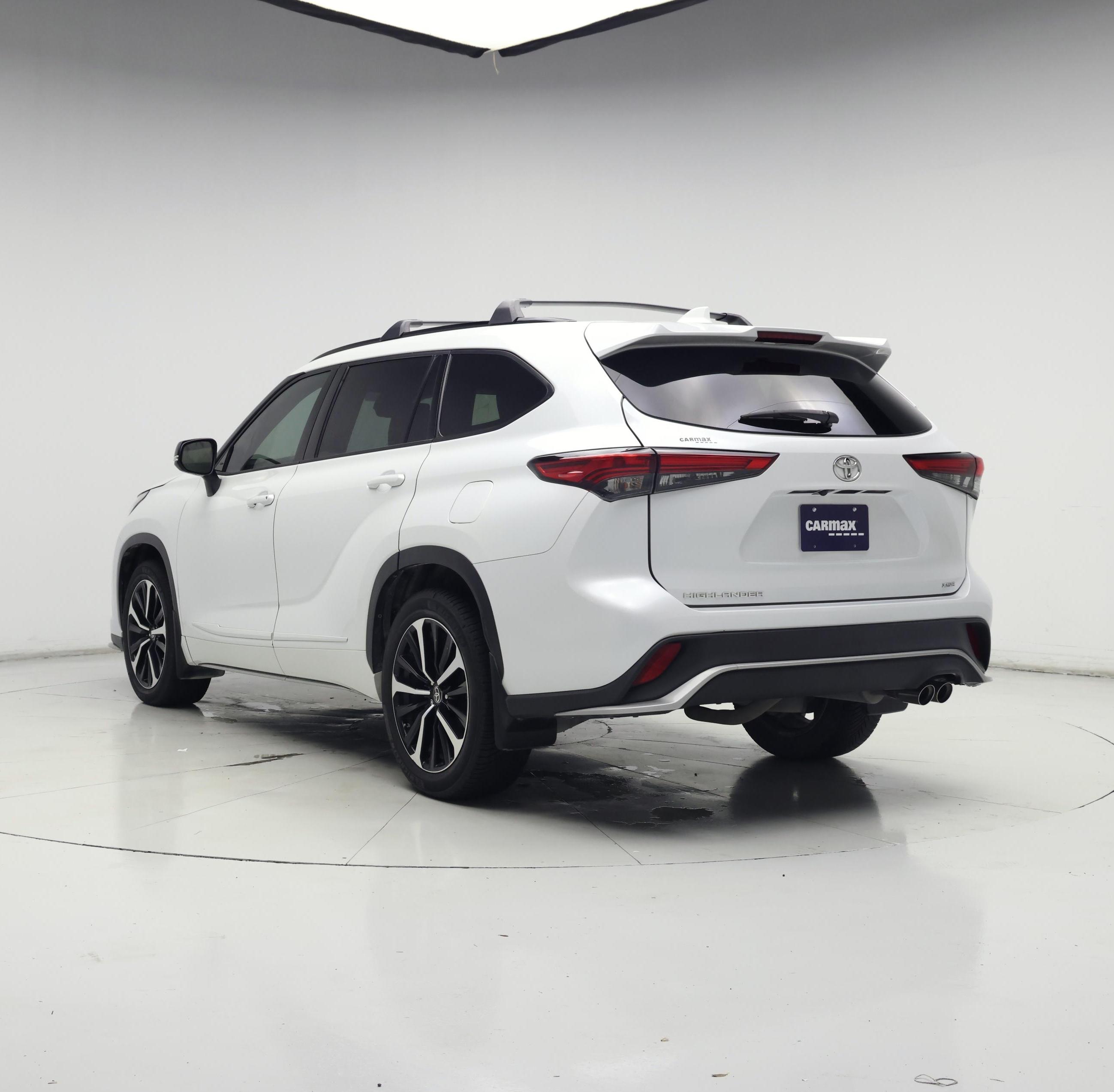 Thumbnail: 2022 Toyota Highlander - 2