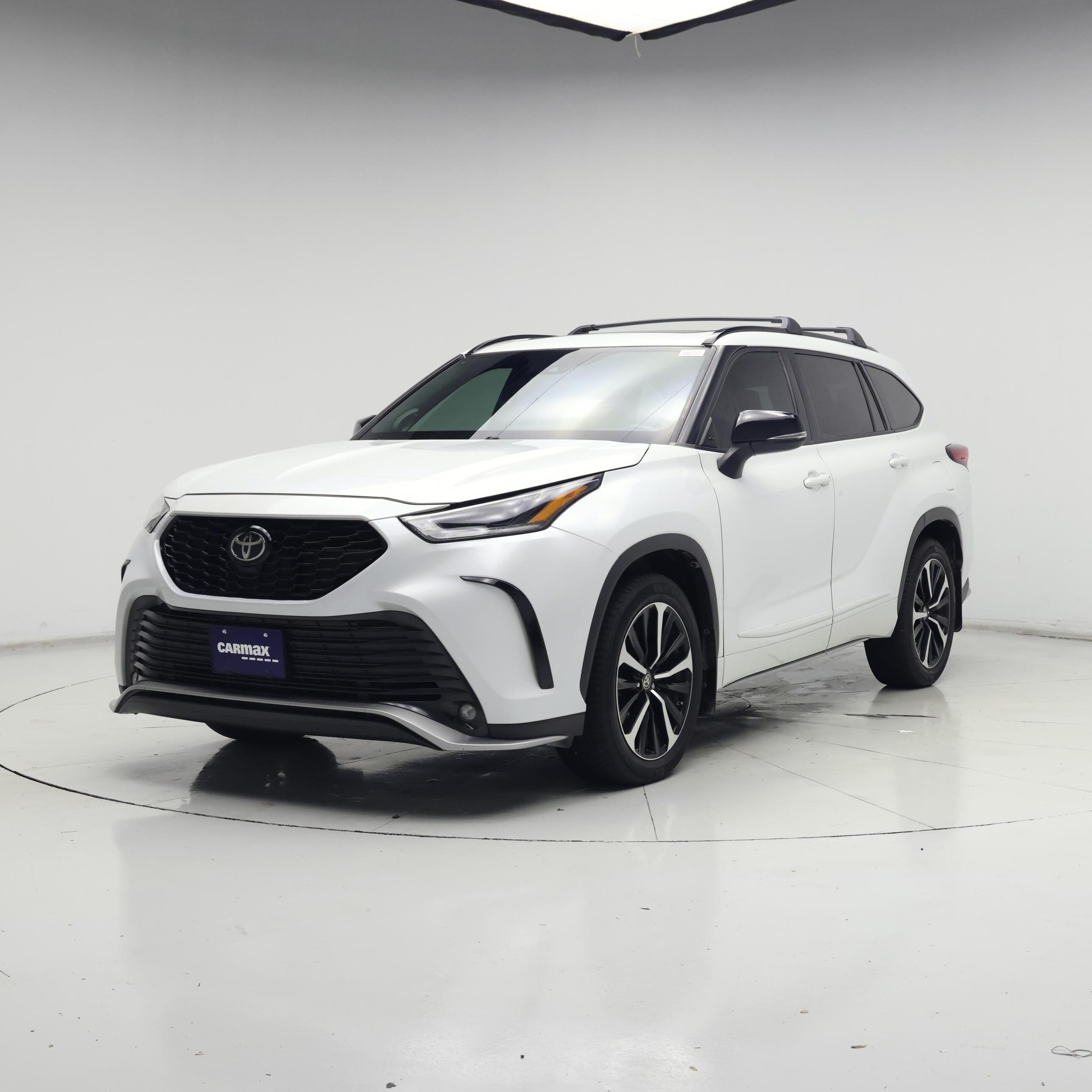 Thumbnail: 2022 Toyota Highlander - 4