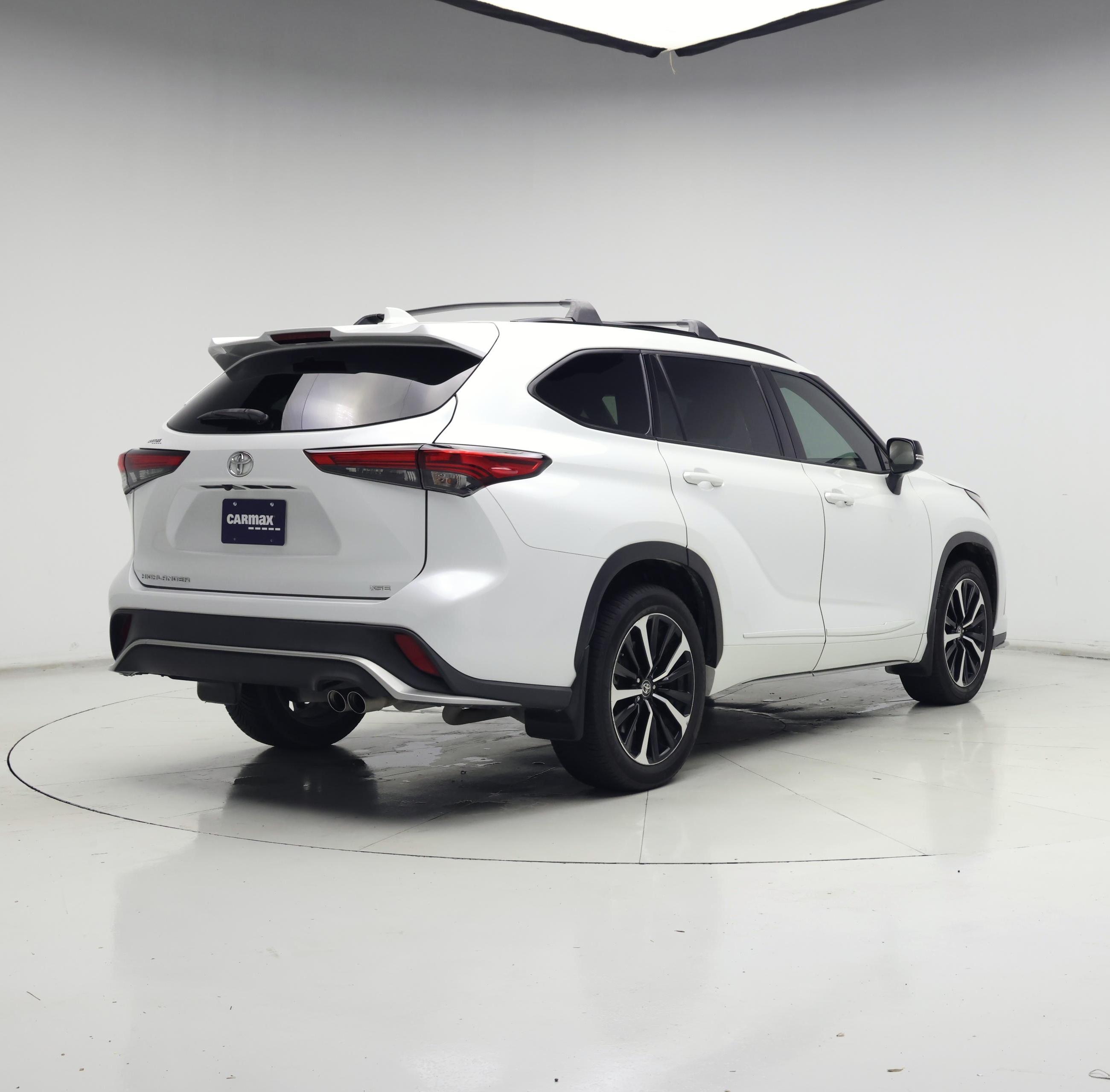 Thumbnail: 2022 Toyota Highlander - 8