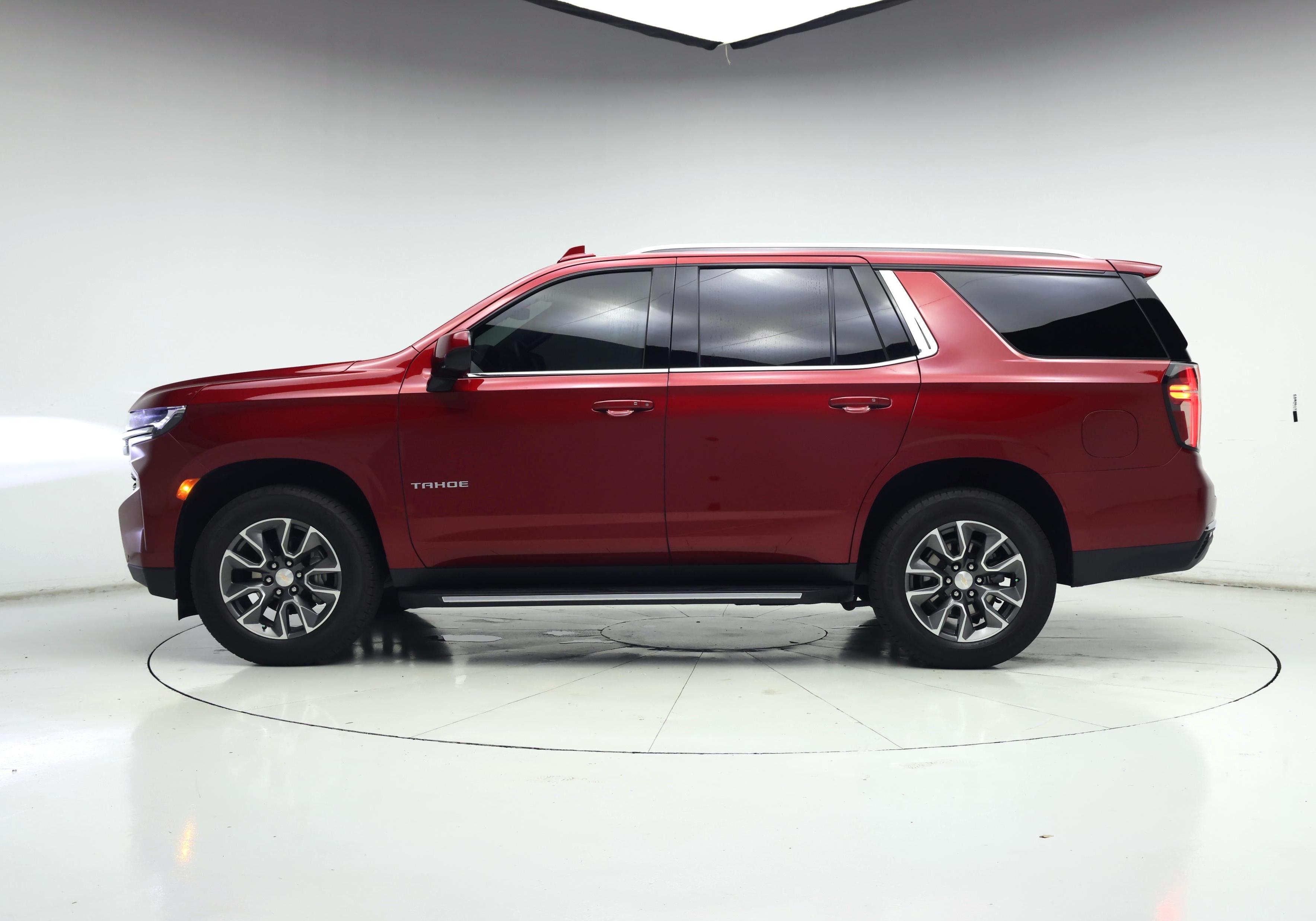 Thumbnail: 2024 Chevrolet Tahoe - 3