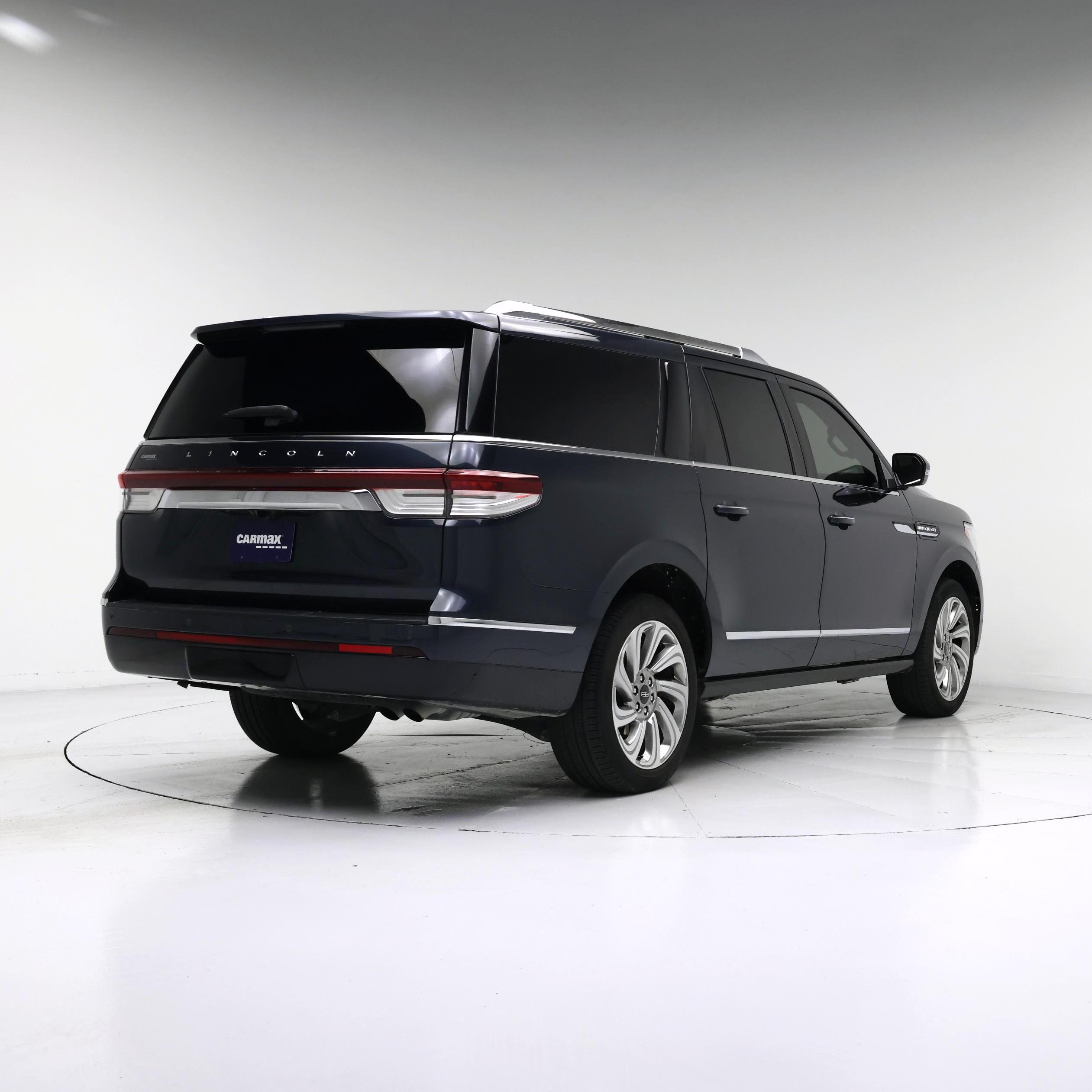 Thumbnail: 2024 Lincoln Navigator L - 8
