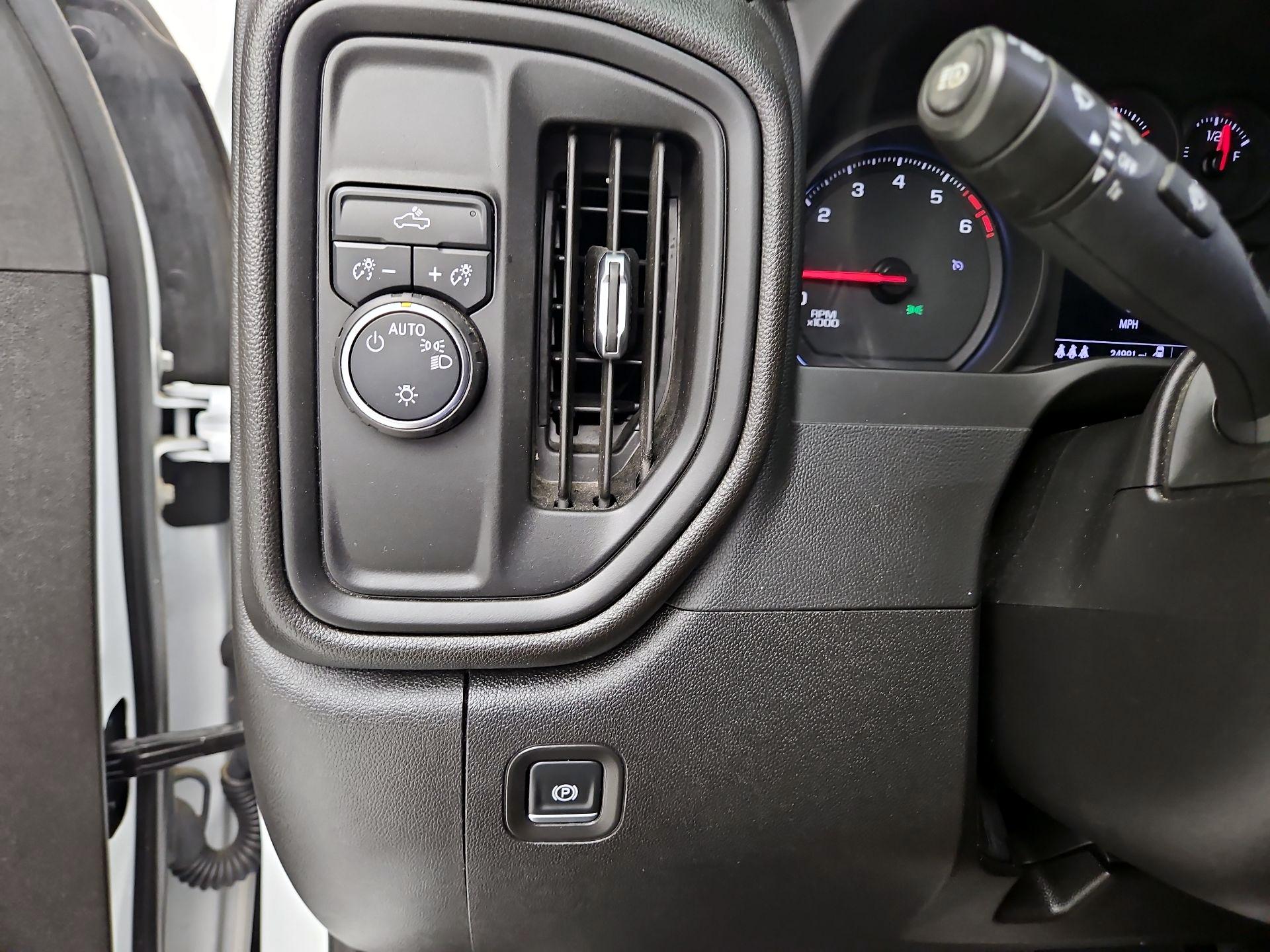 Thumbnail: 2025 Chevrolet Silverado 2500 - 13