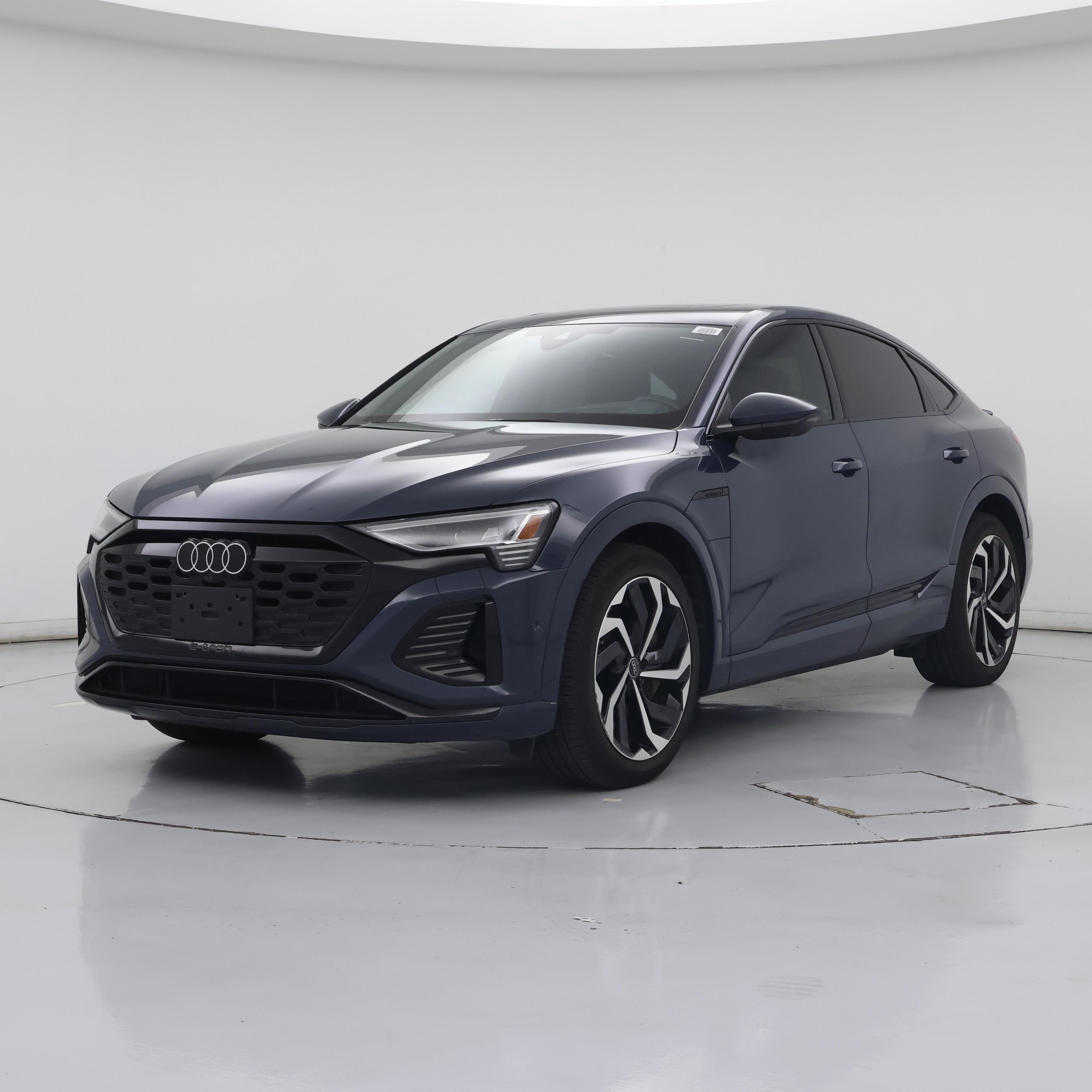 Thumbnail: 2024 Audi Q8 e-tron - 4