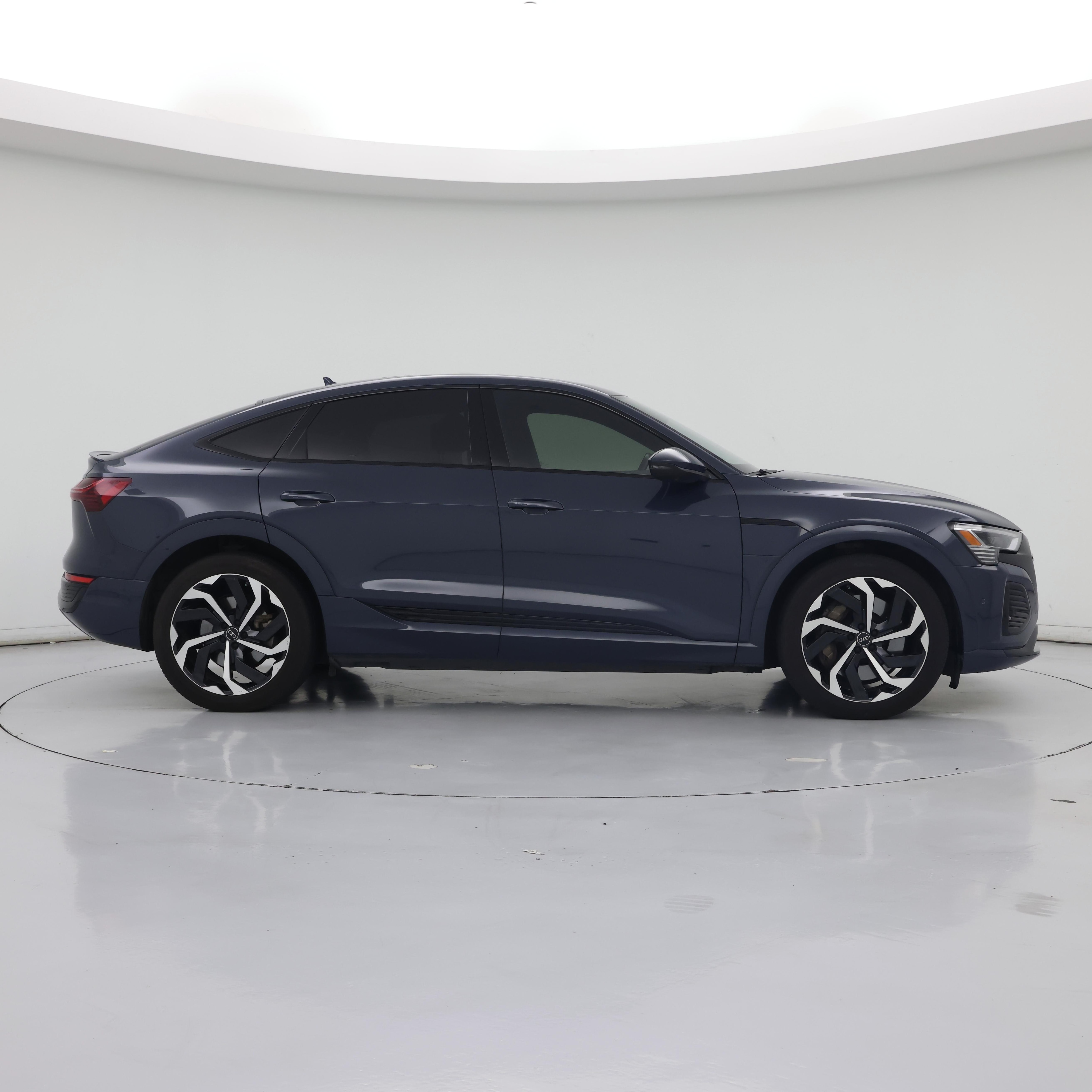 Thumbnail: 2024 Audi Q8 e-tron - 7