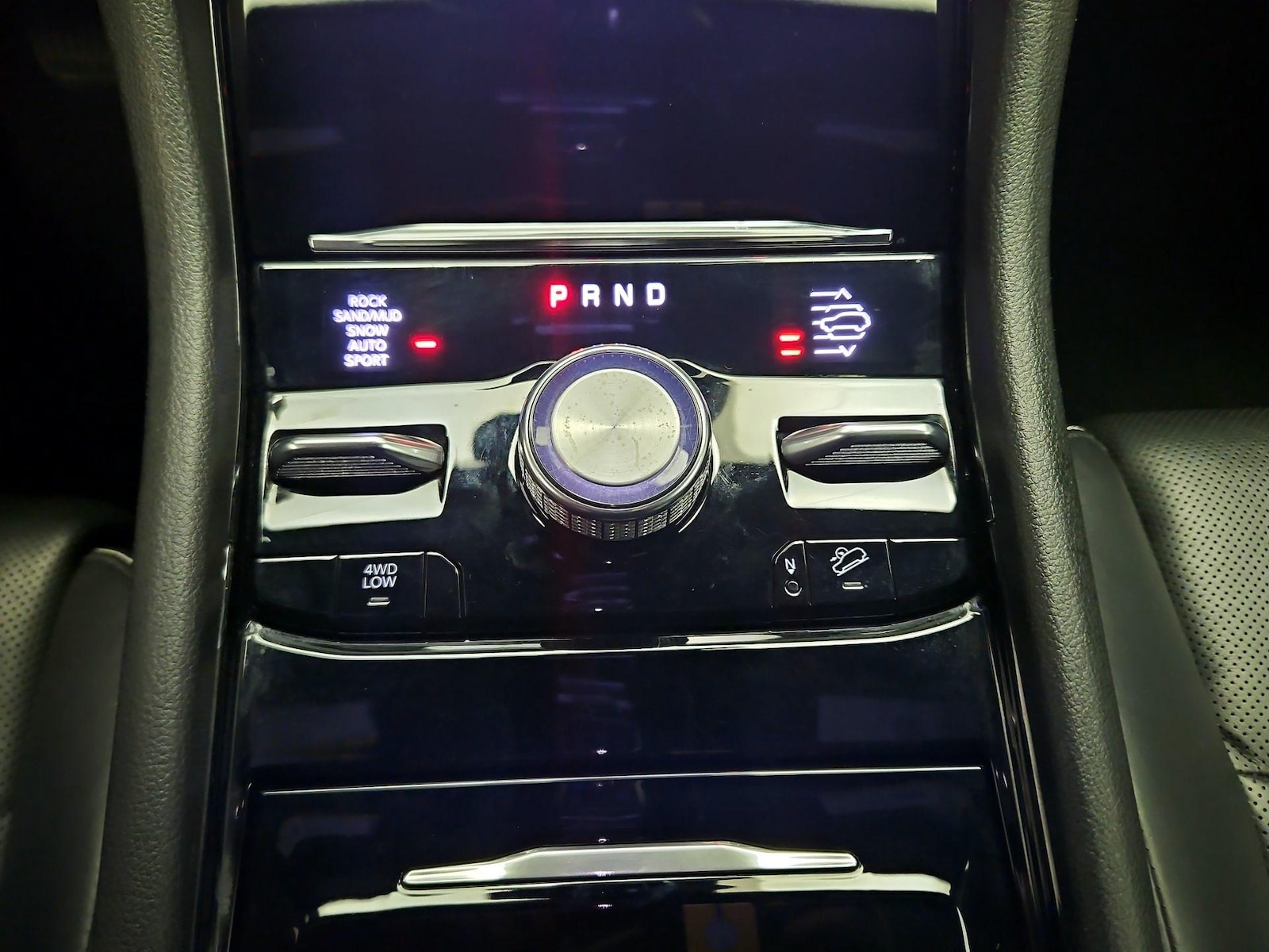 2024 Jeep Grand Cherokee Overland - Photo 19