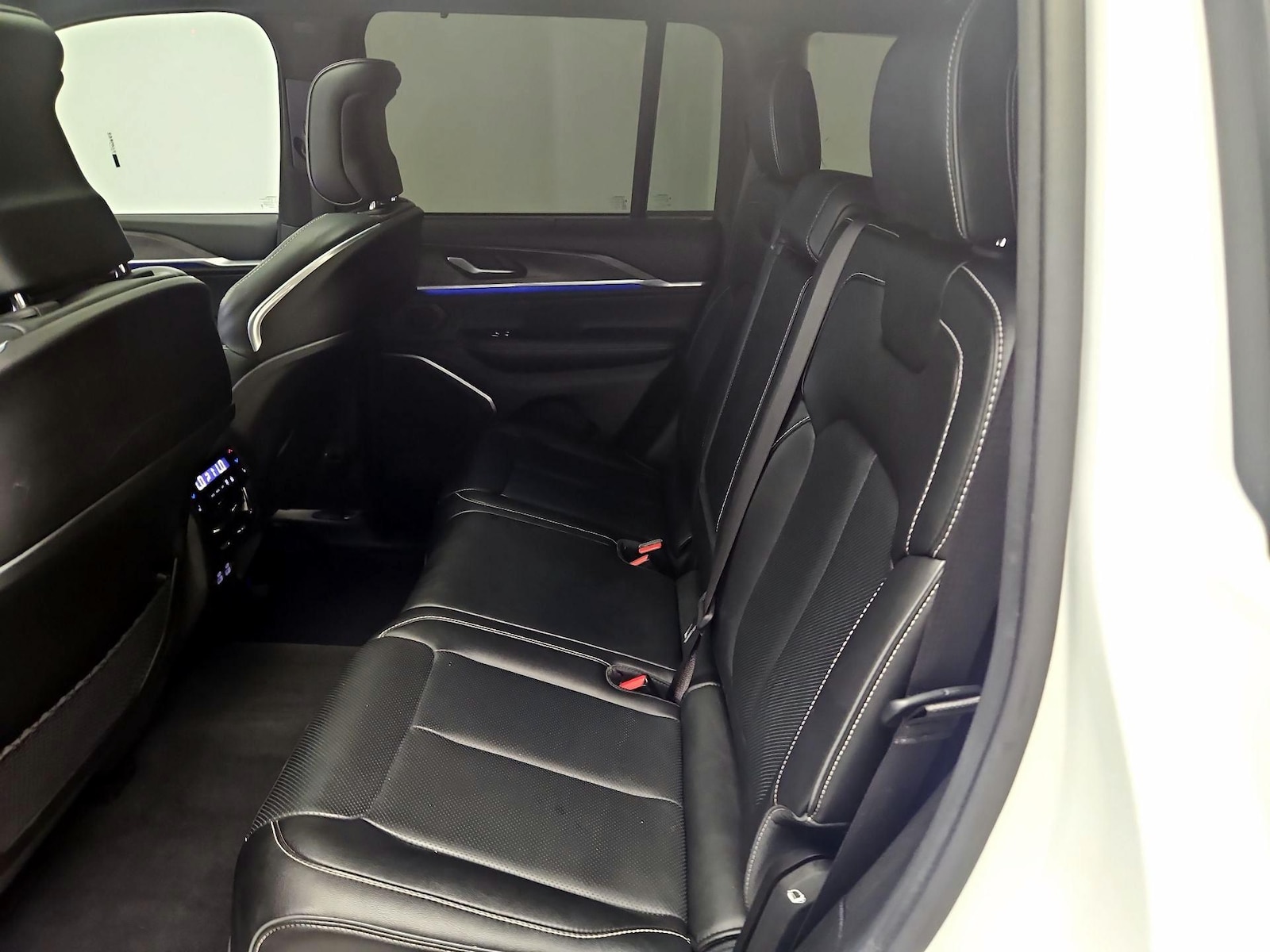 2024 Jeep Grand Cherokee Overland - Photo 22