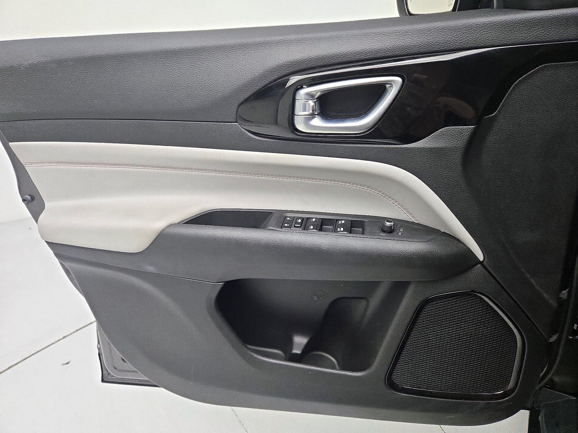 Thumbnail: 2023 Jeep Compass - 12