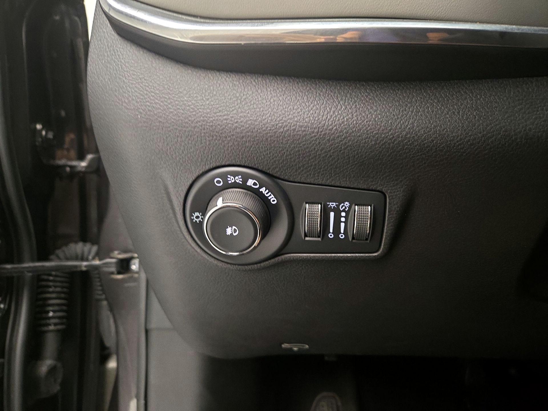 Thumbnail: 2023 Jeep Compass - 13