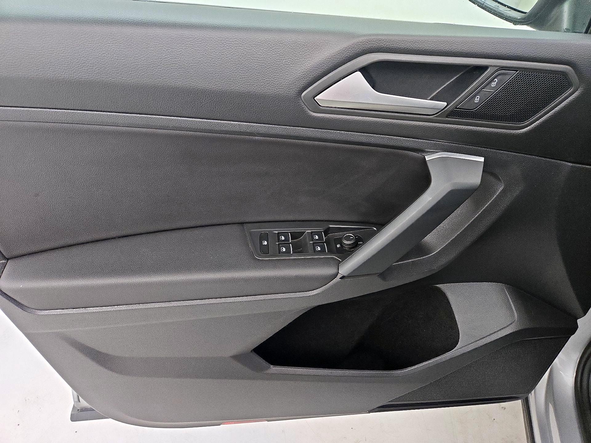 Thumbnail: 2019 Volkswagen Tiguan - 12
