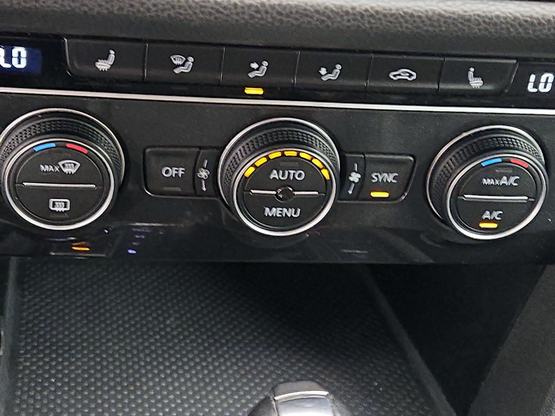 Thumbnail: 2019 Volkswagen Tiguan - 16