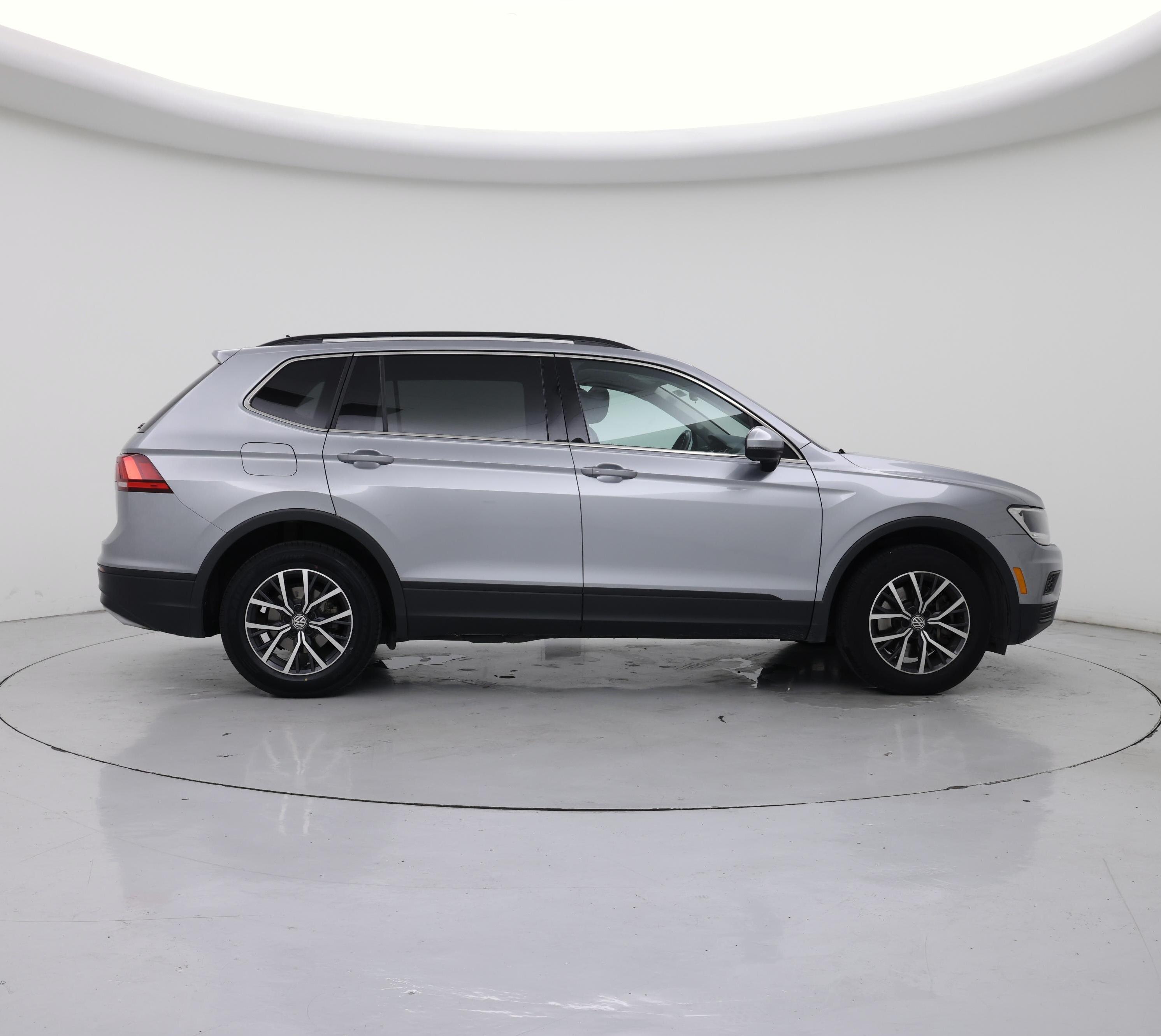 Thumbnail: 2019 Volkswagen Tiguan - 7