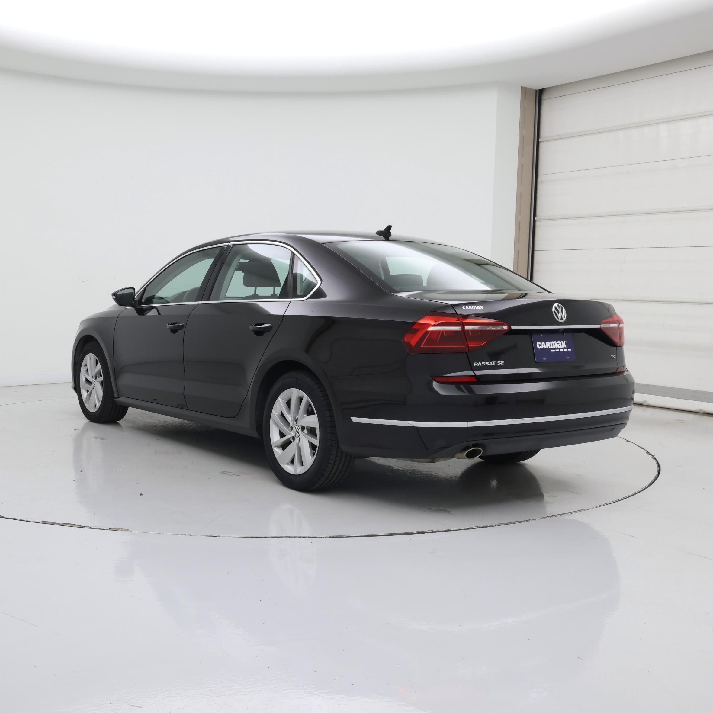 Thumbnail: 2018 Volkswagen Passat - 2