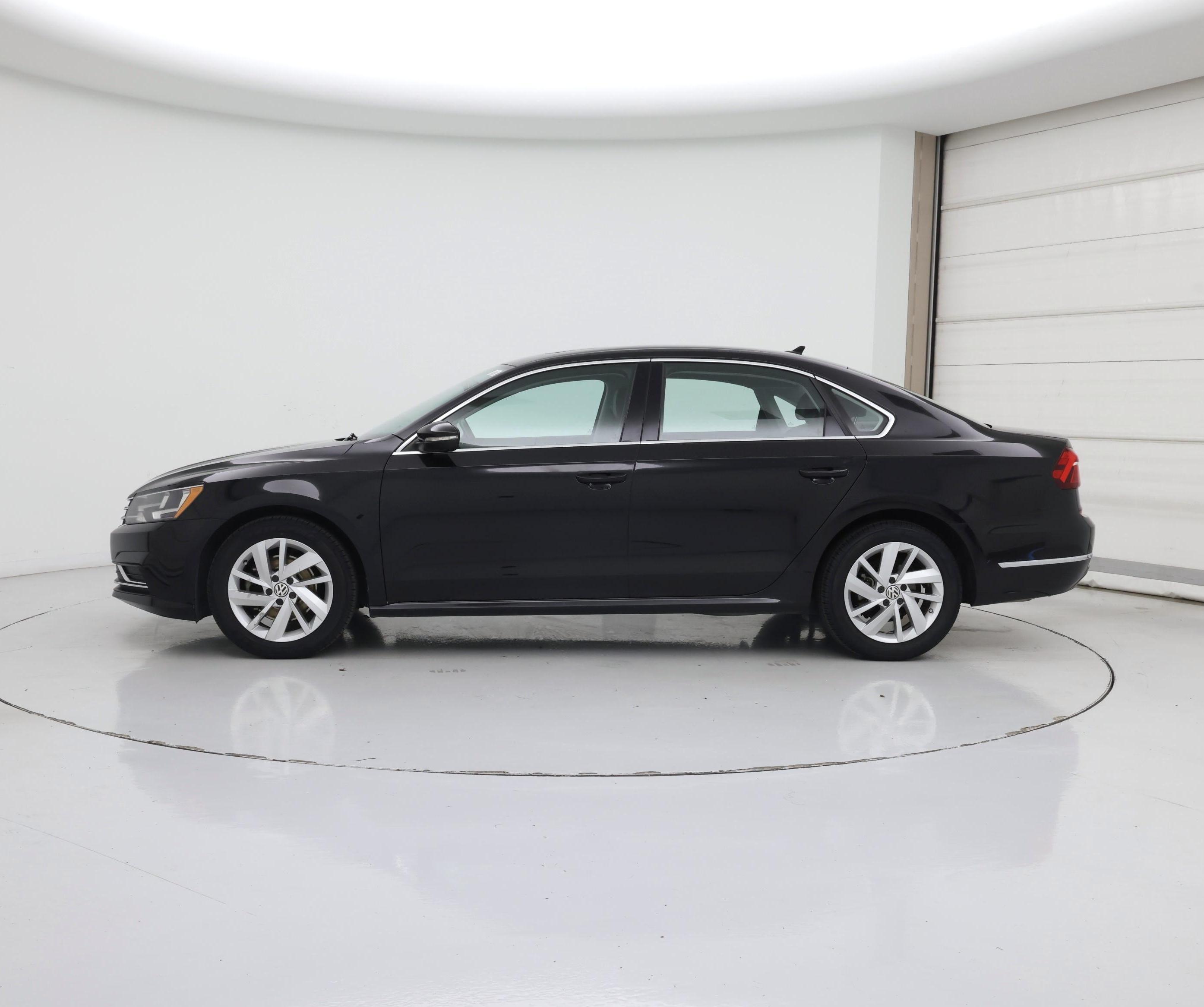 Thumbnail: 2018 Volkswagen Passat - 3