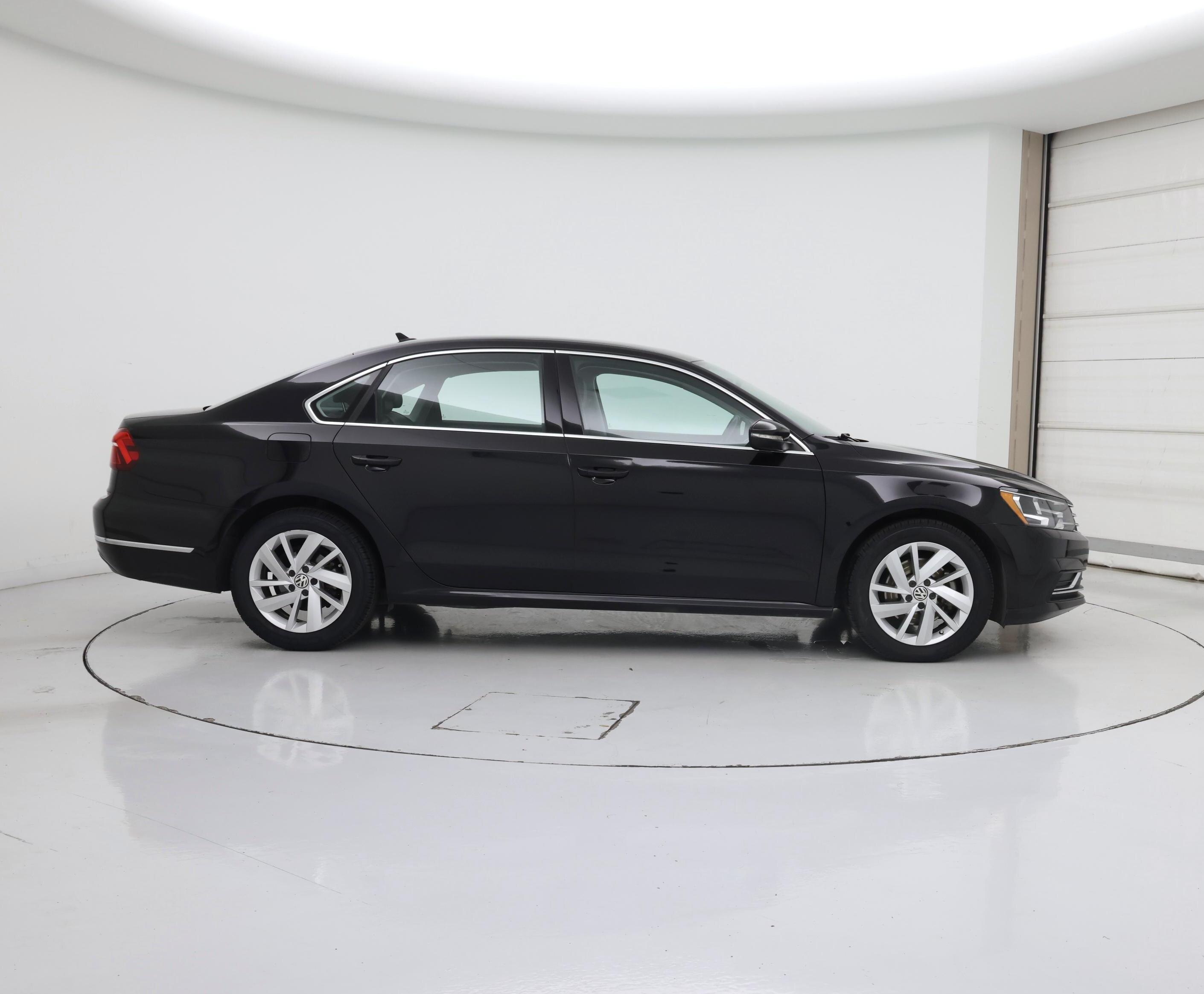 Thumbnail: 2018 Volkswagen Passat - 7