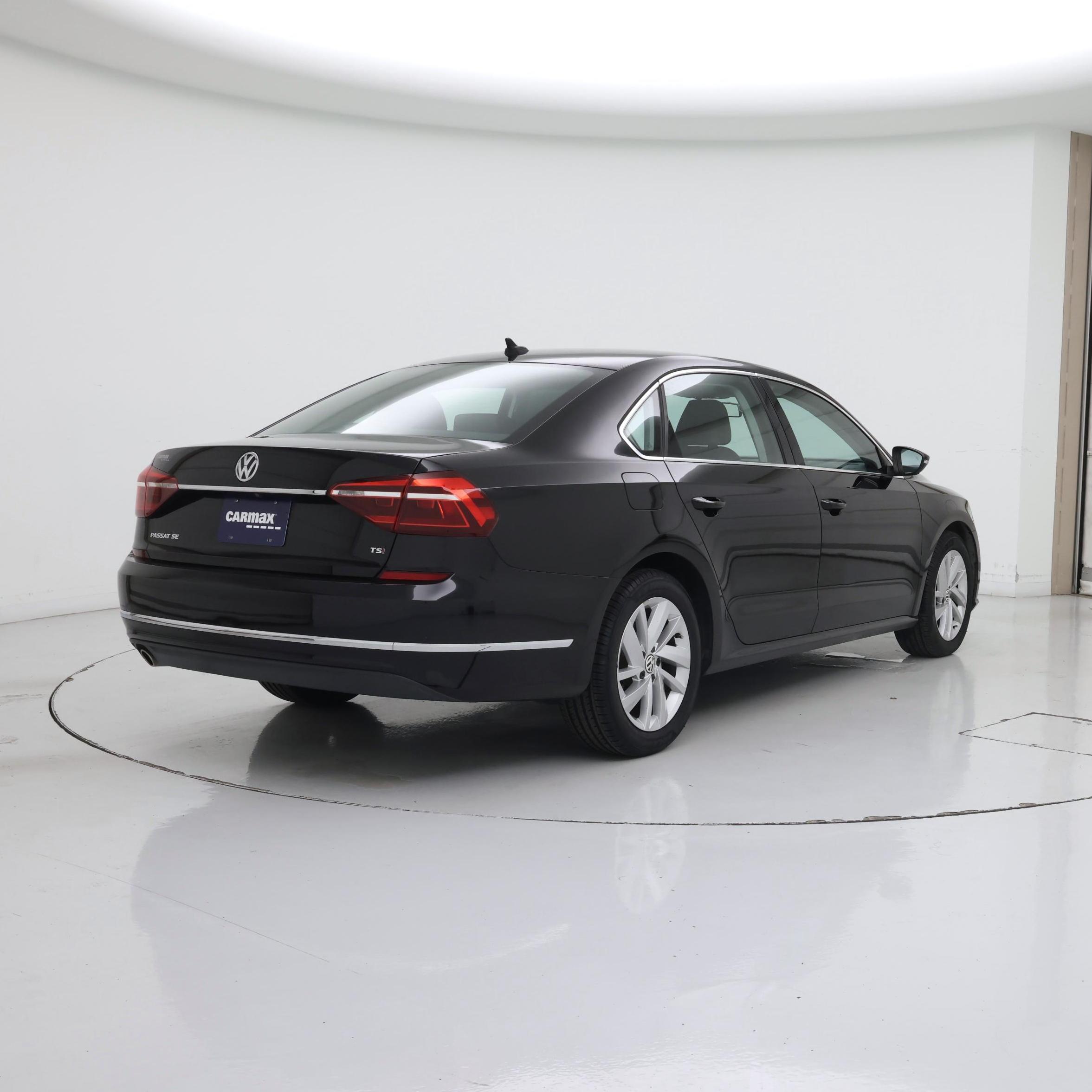 Thumbnail: 2018 Volkswagen Passat - 8
