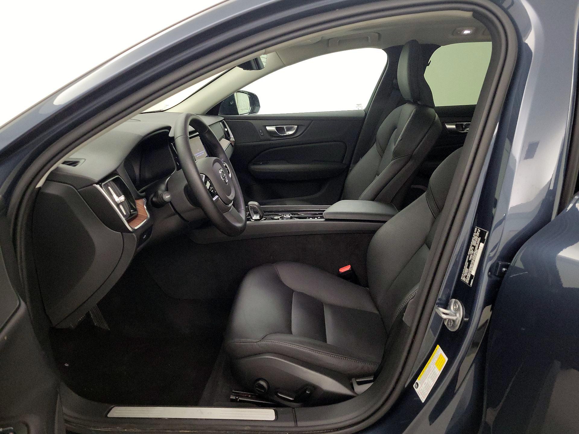 Thumbnail: 2025 Volvo S60 - 11