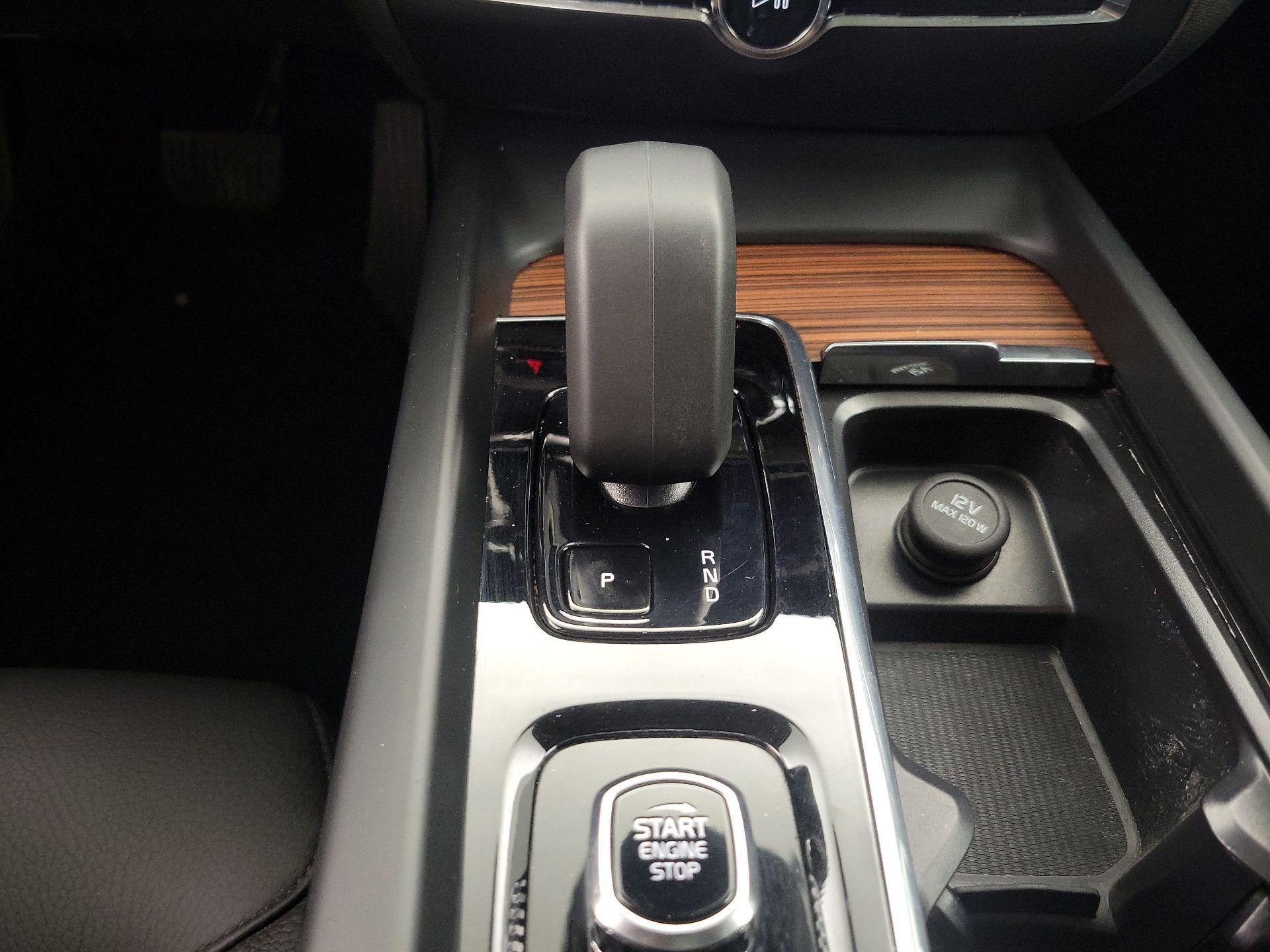 Thumbnail: 2025 Volvo S60 - 17