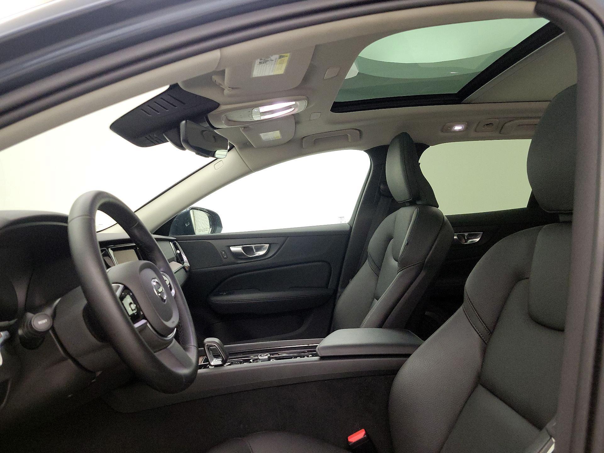 Thumbnail: 2025 Volvo S60 - 19