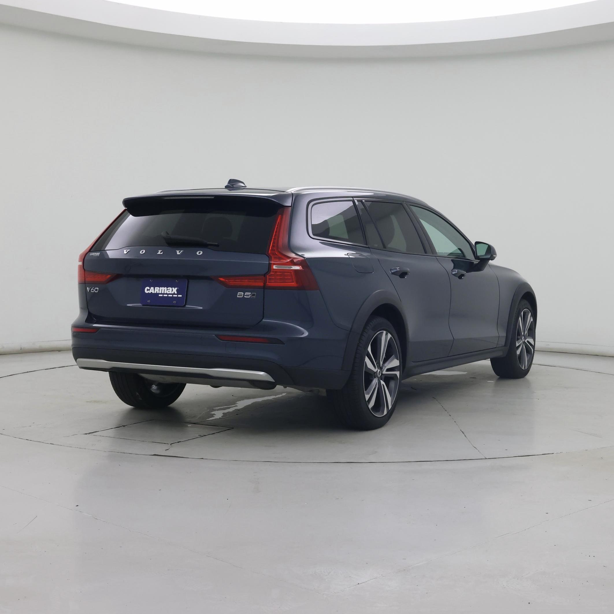 Thumbnail: 2025 Volvo S60 - 8
