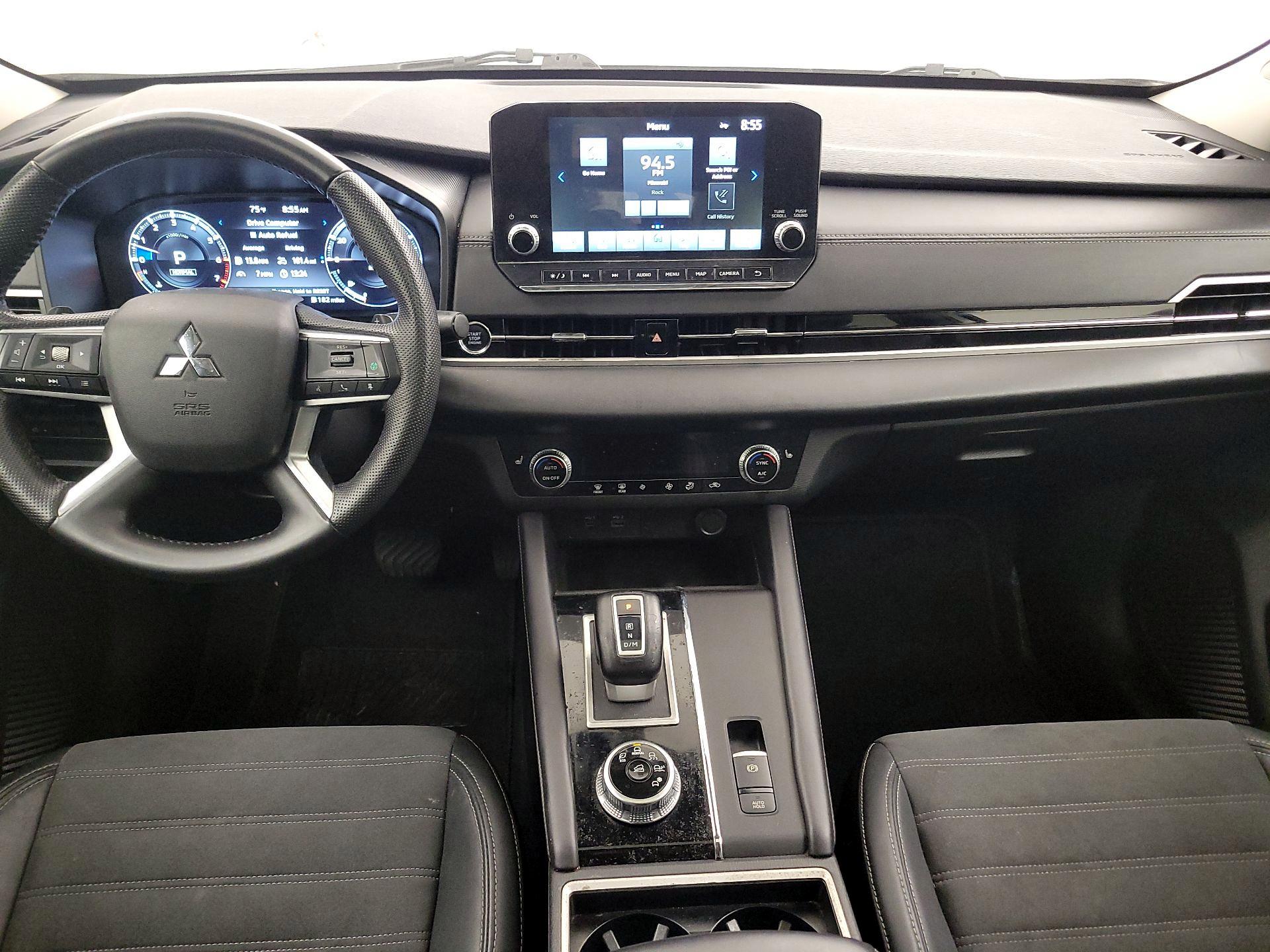 Thumbnail: 2023 Mitsubishi Outlander - 9