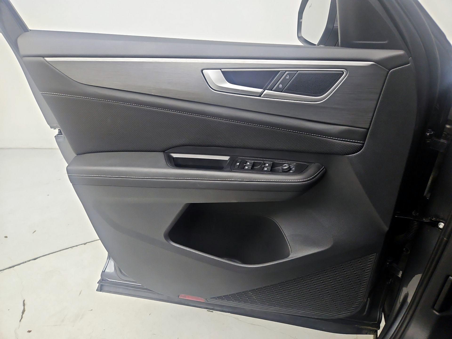 Thumbnail: 2025 Volkswagen Atlas - 12