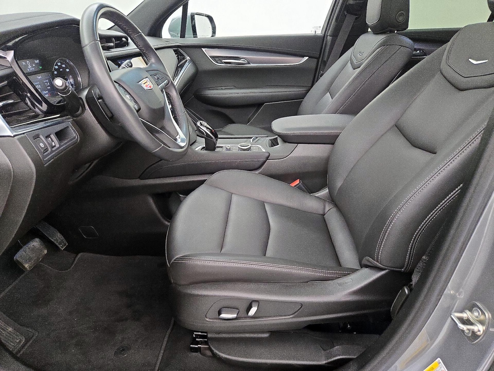 2024 Cadillac XT6 Luxury - Photo 12