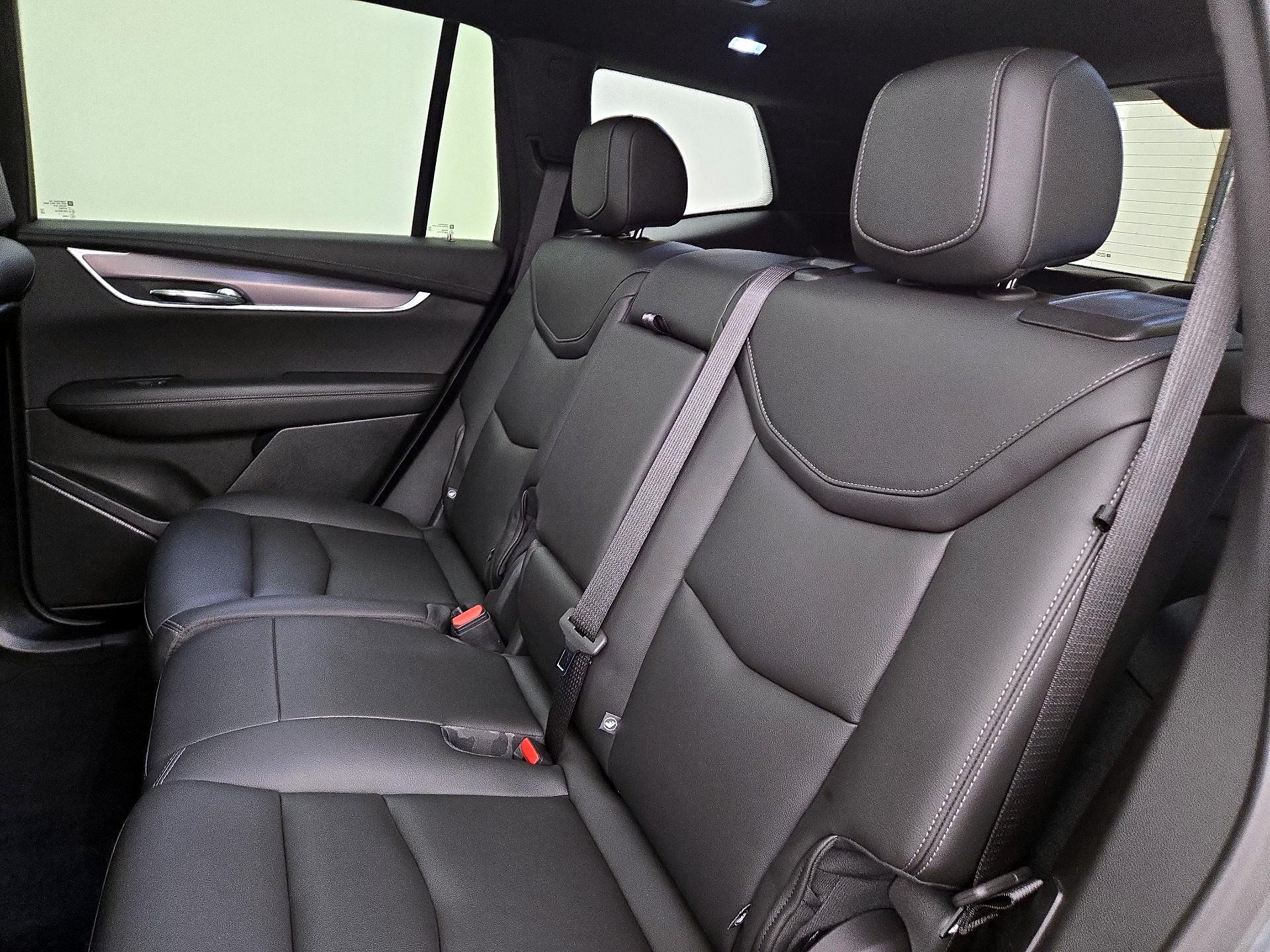 Thumbnail: 2024 Cadillac XT6 - 20