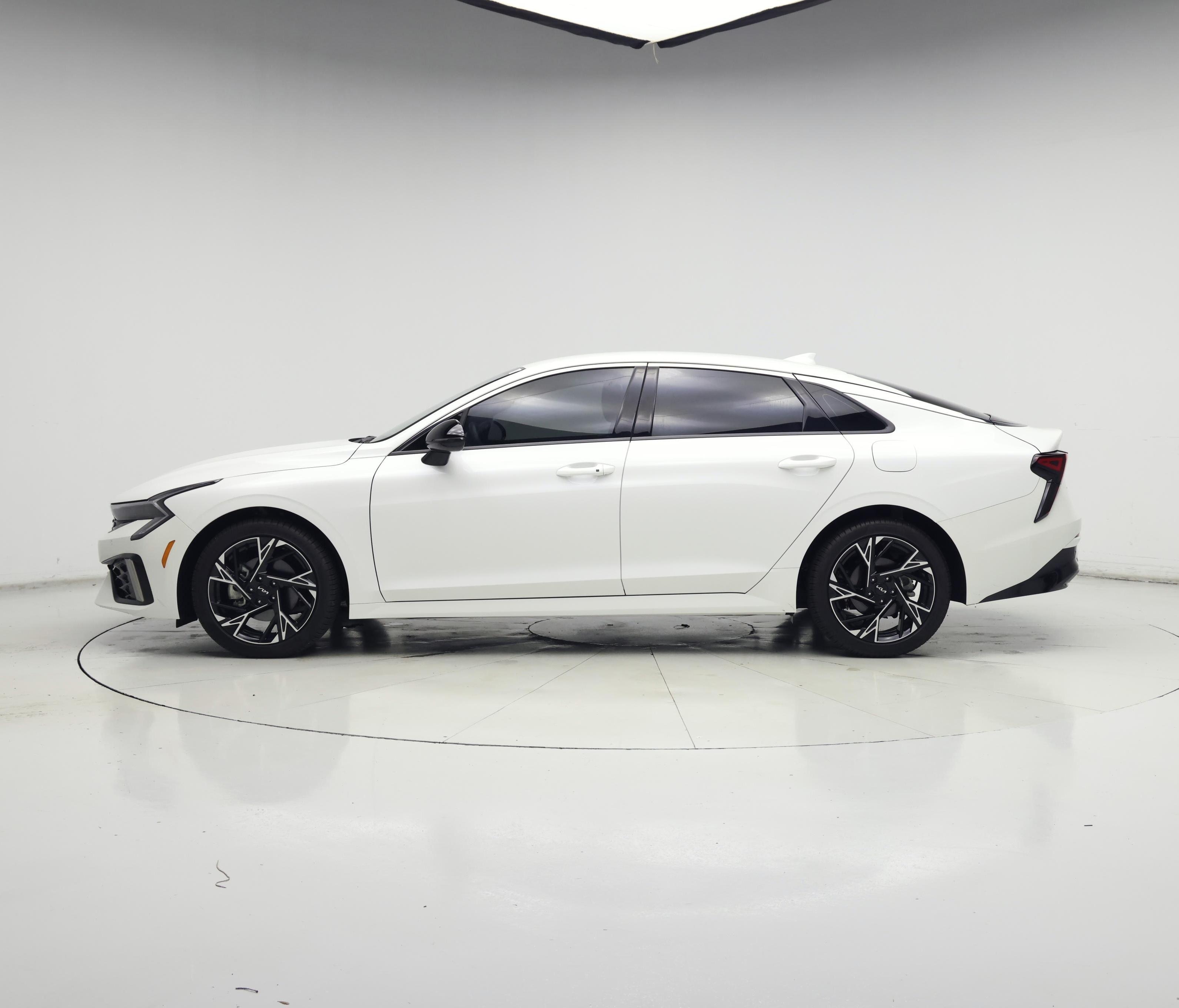 Thumbnail: 2025 Kia K5 - 3