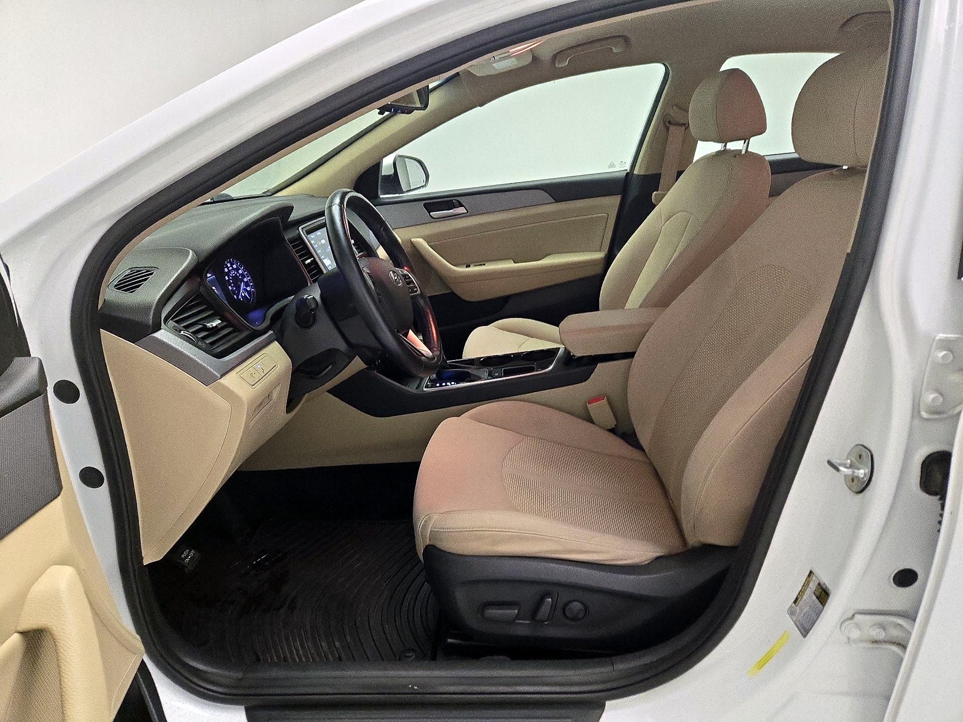 Thumbnail: 2019 Hyundai Sonata - 11