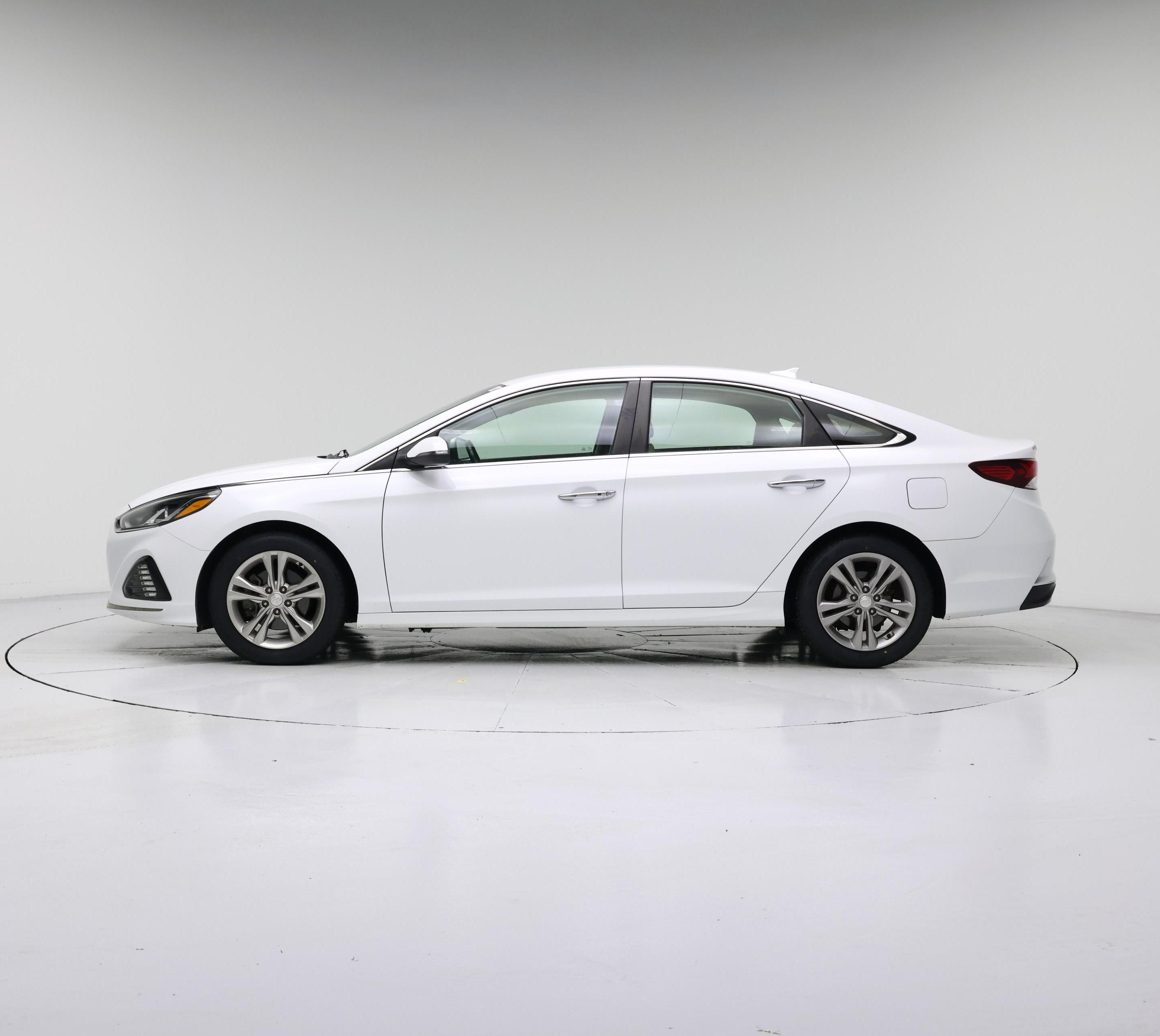 Thumbnail: 2019 Hyundai Sonata - 3