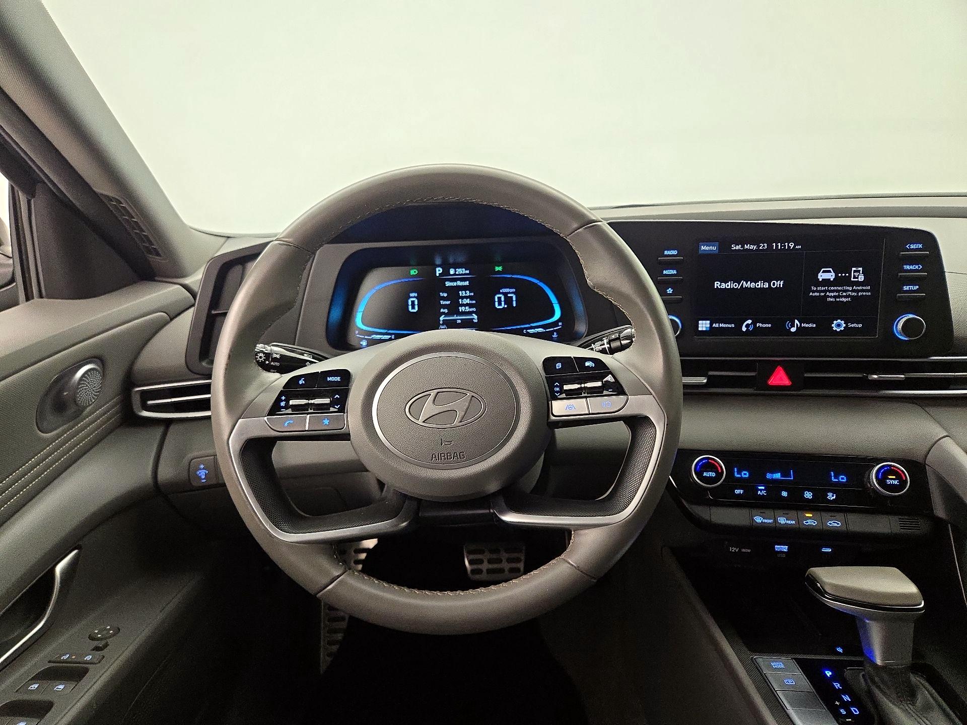 Thumbnail: 2025 Hyundai Elantra - 10