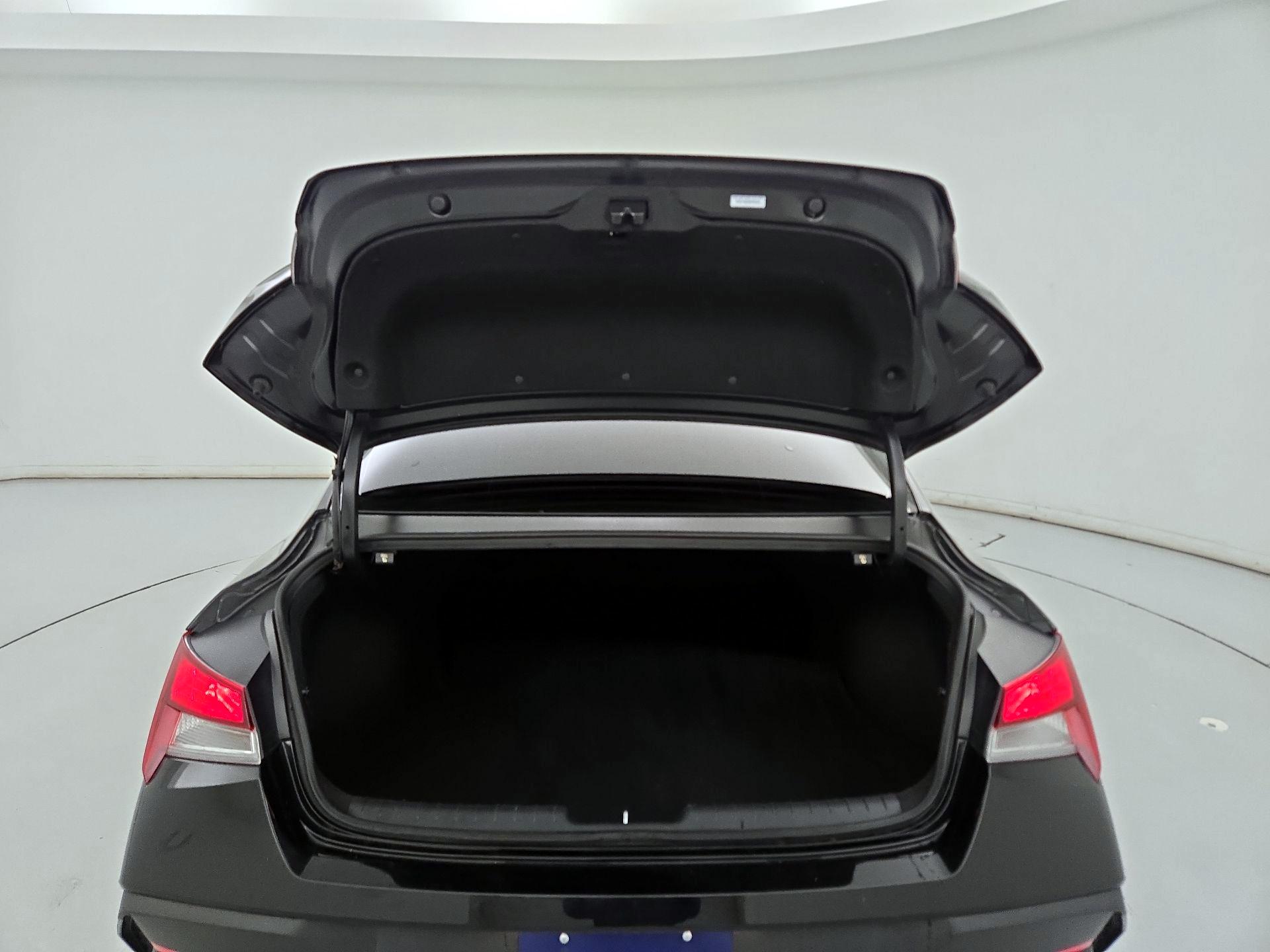 Thumbnail: 2025 Hyundai Elantra - 20