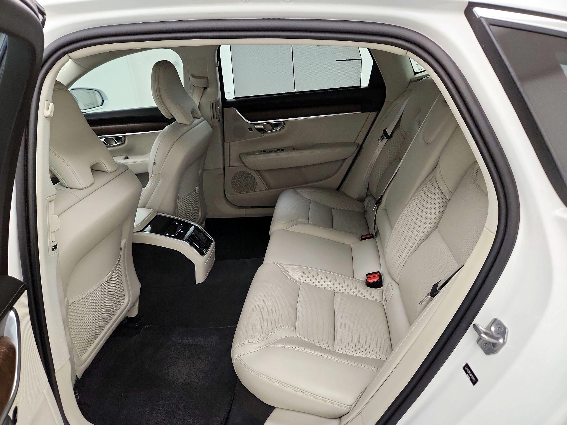 Thumbnail: 2022 Volvo S90 - 20