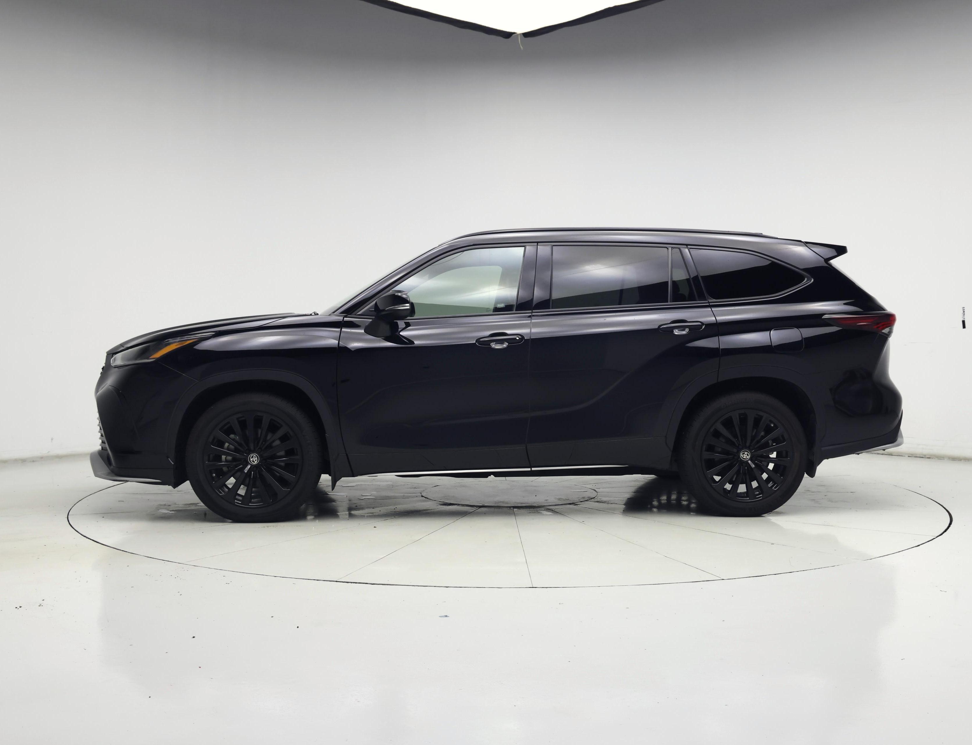 Thumbnail: 2024 Toyota Highlander - 3