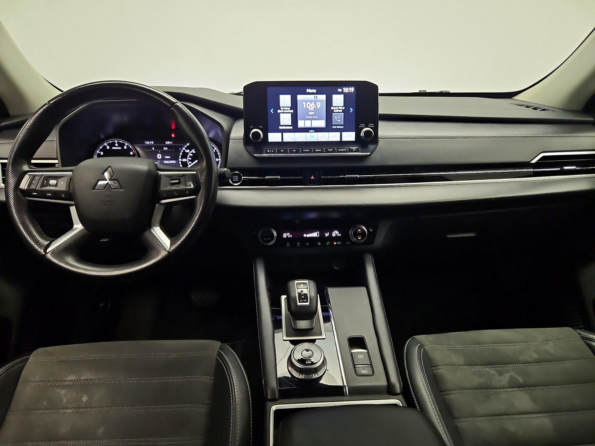 Thumbnail: 2024 Mitsubishi Outlander - 9