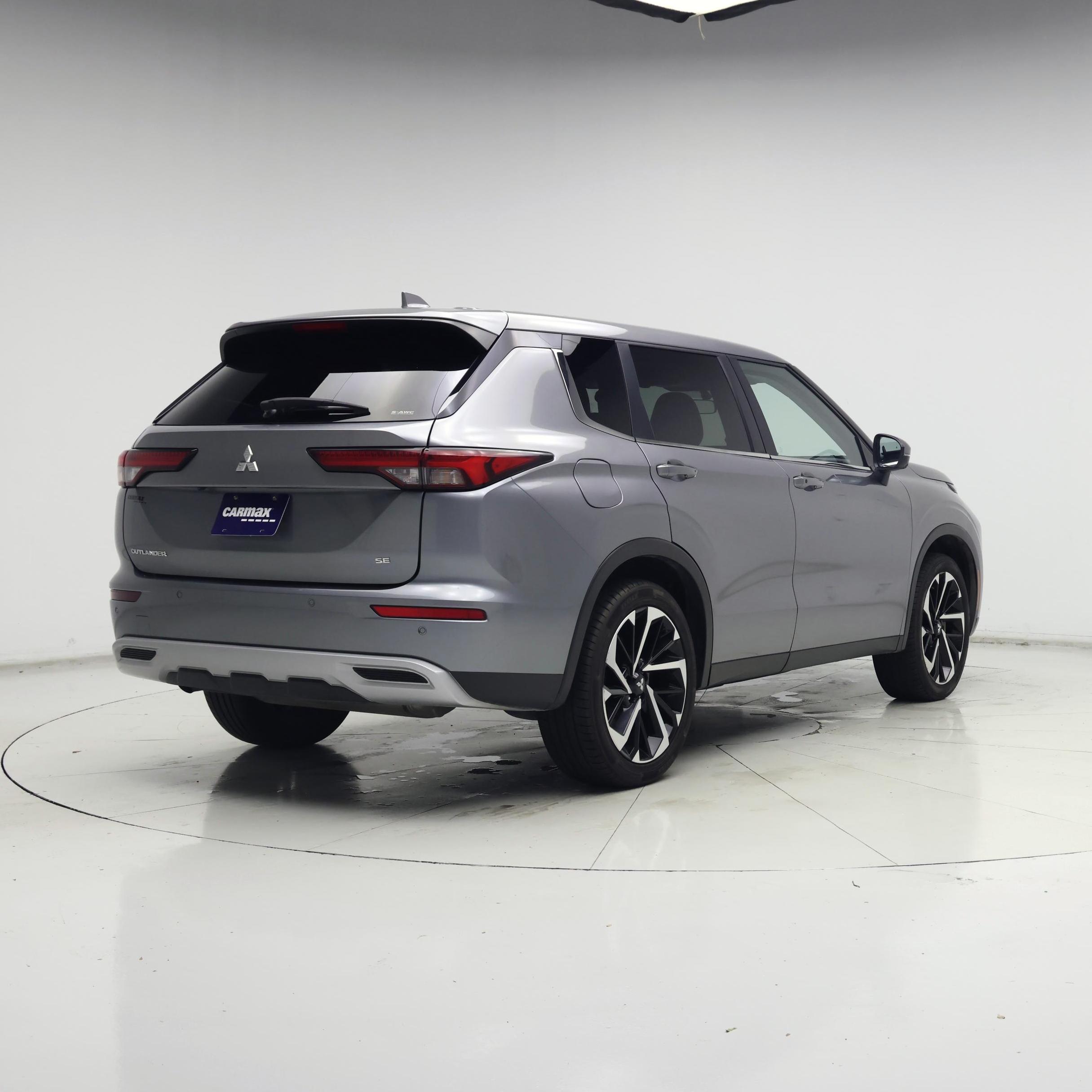 Thumbnail: 2024 Mitsubishi Outlander - 8