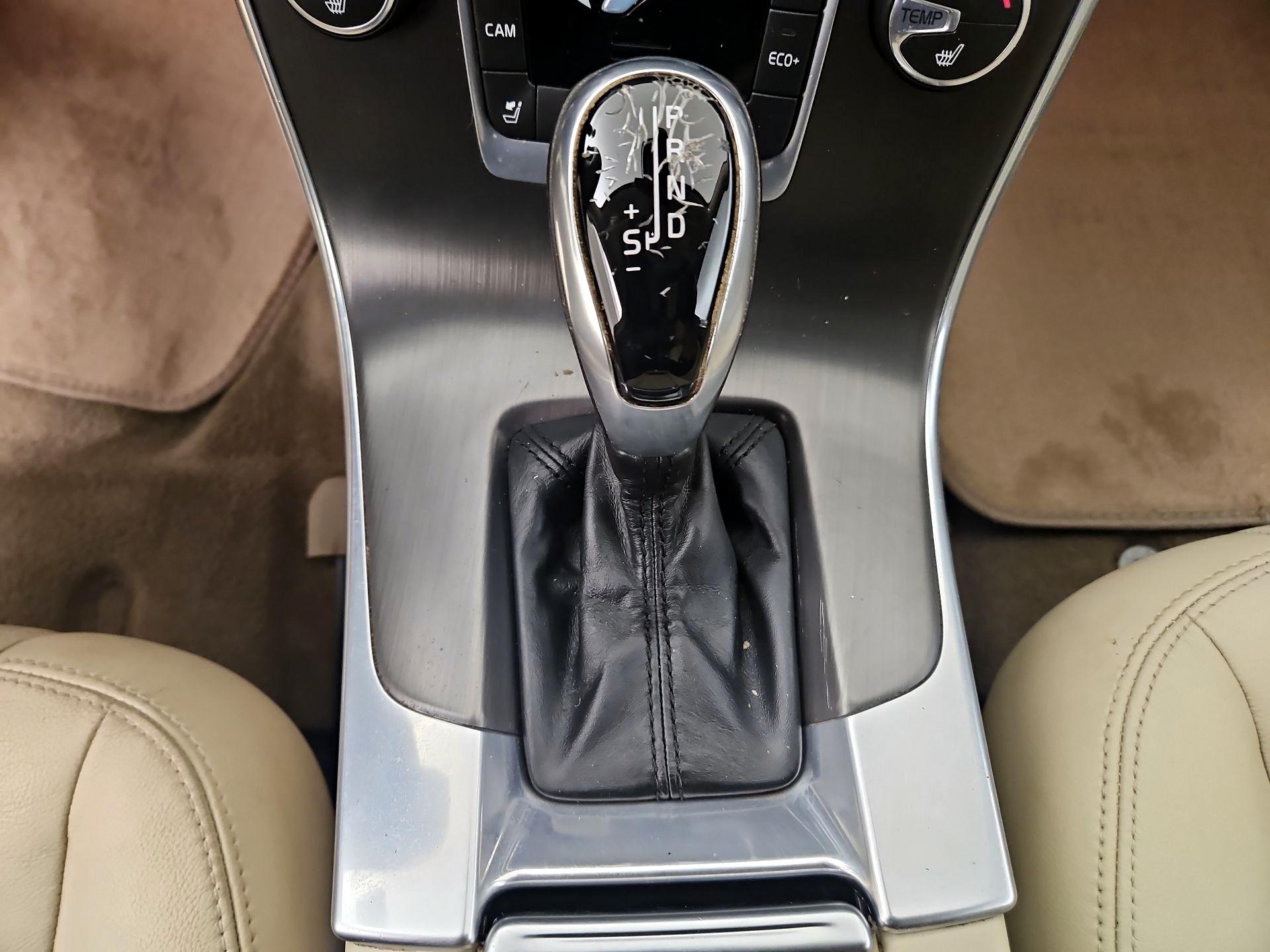 Thumbnail: 2015 Volvo S60 - 15