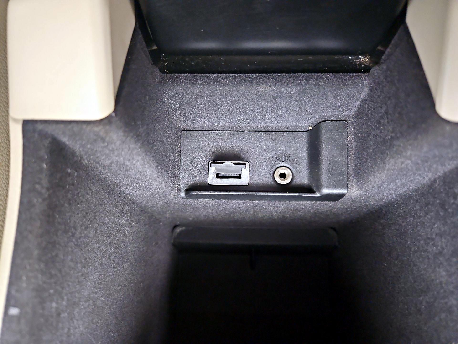 Thumbnail: 2015 Volvo S60 - 16