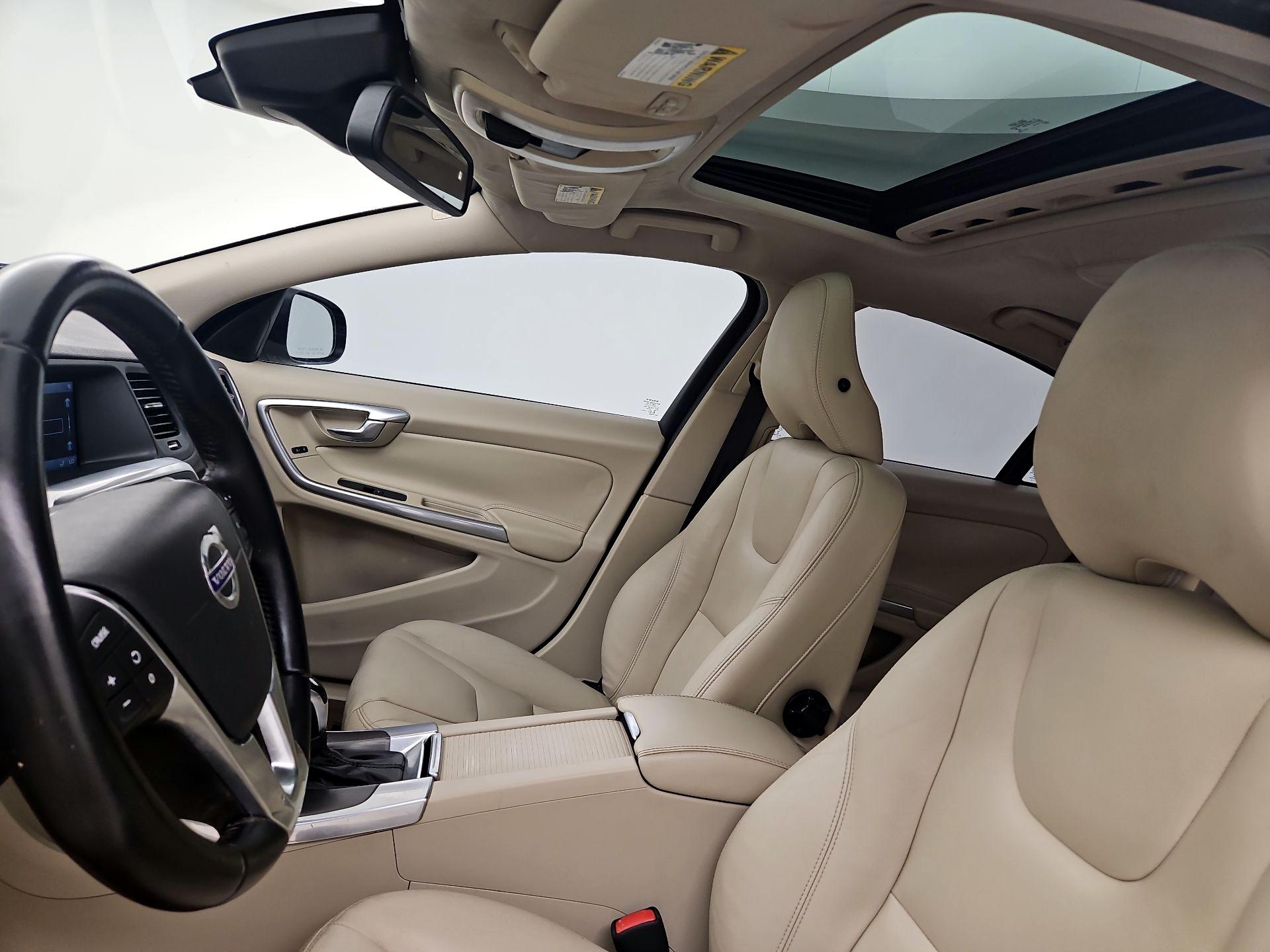 Thumbnail: 2015 Volvo S60 - 17