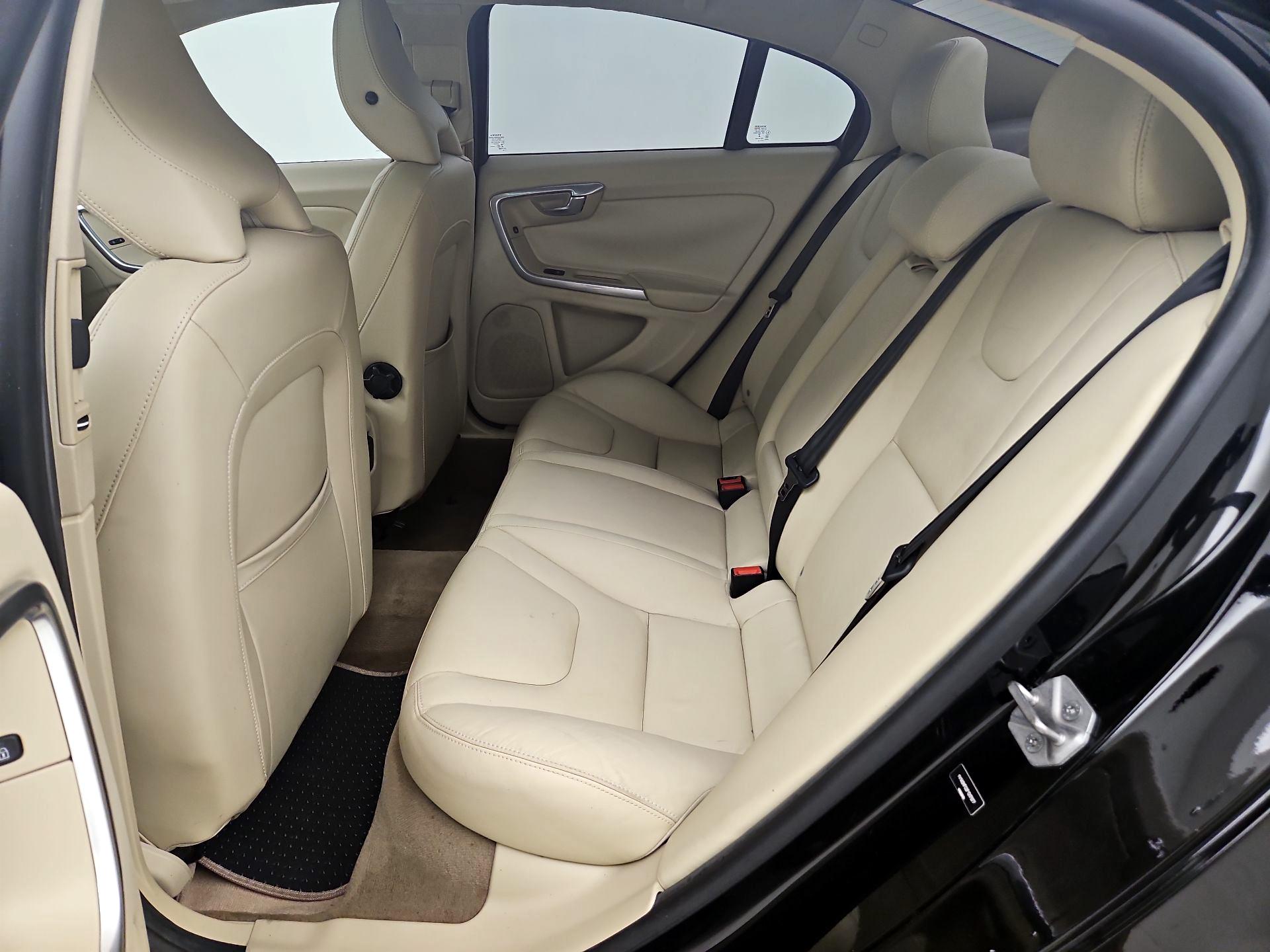Thumbnail: 2015 Volvo S60 - 18