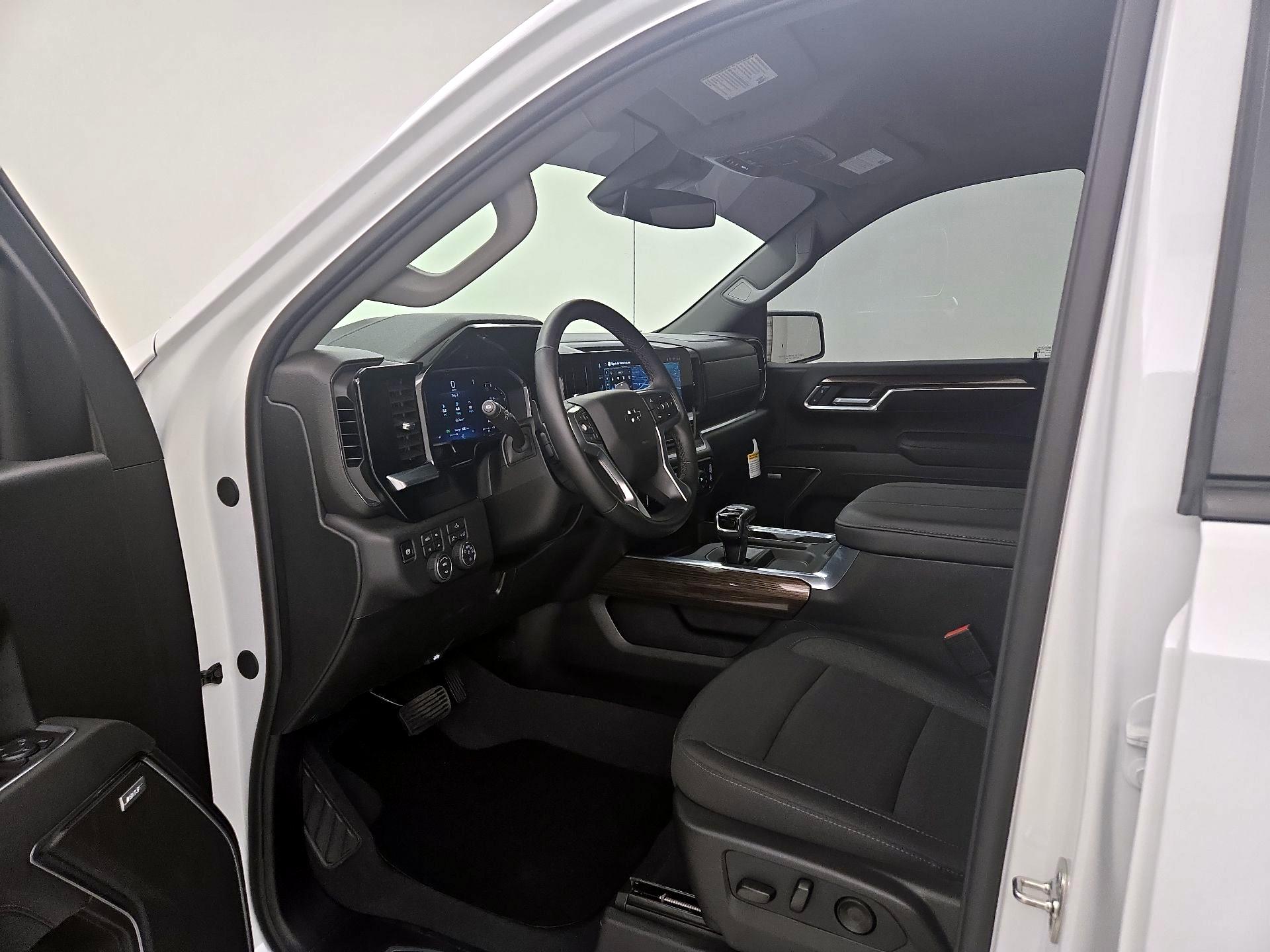 Thumbnail: 2026 Chevrolet Silverado 1500 - 11