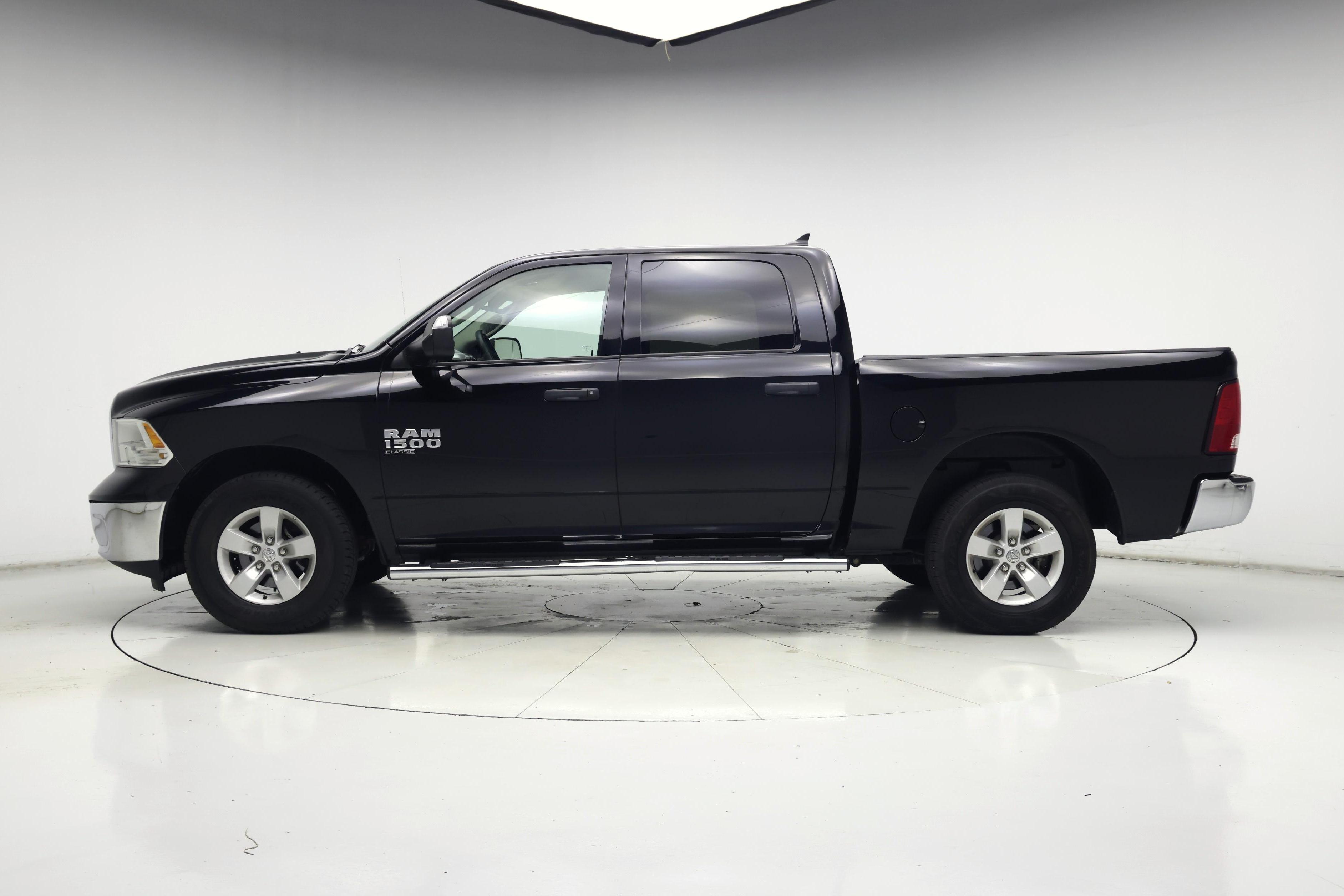 Thumbnail: 2023 RAM 1500 Classic - 3