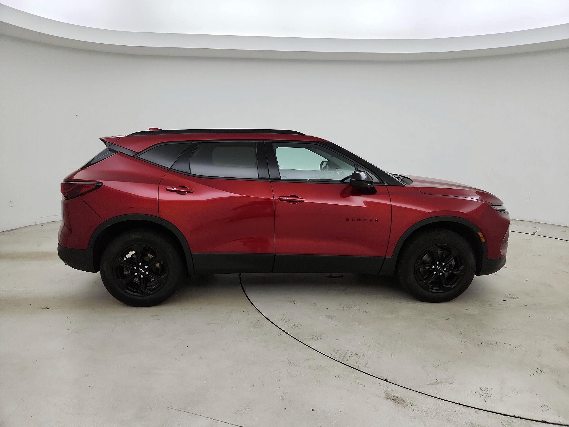 Thumbnail: 2023 Chevrolet Blazer - 4