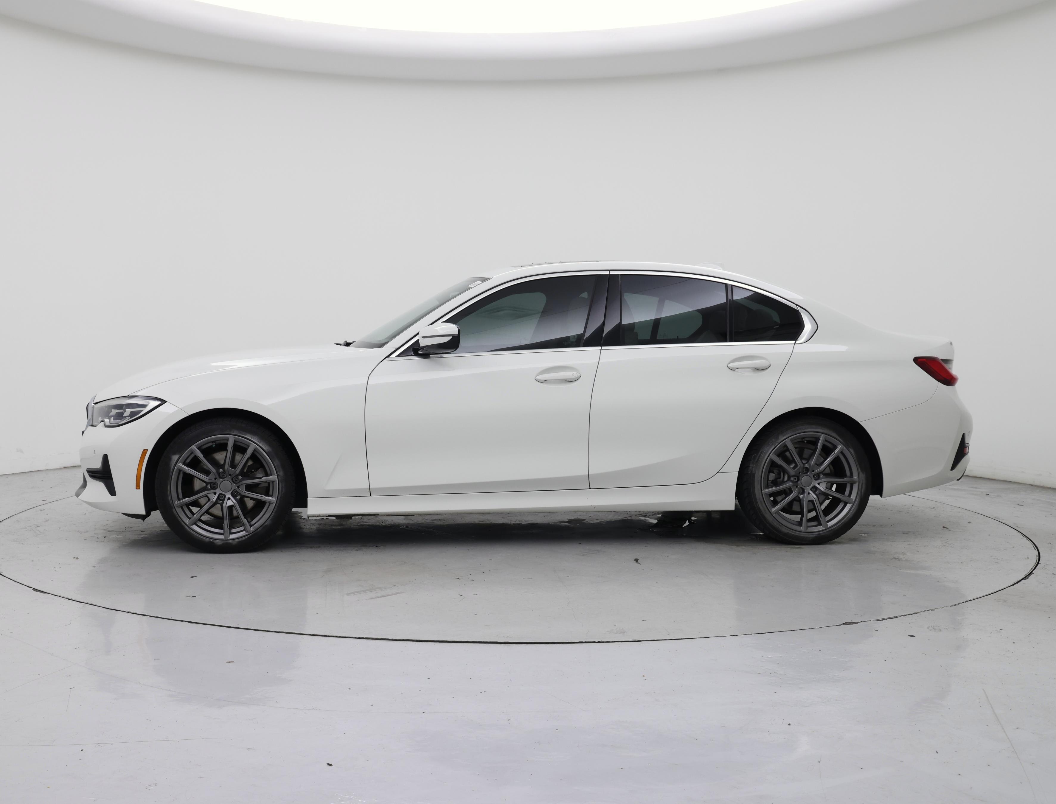 Thumbnail: 2021 BMW 3 Series - 3