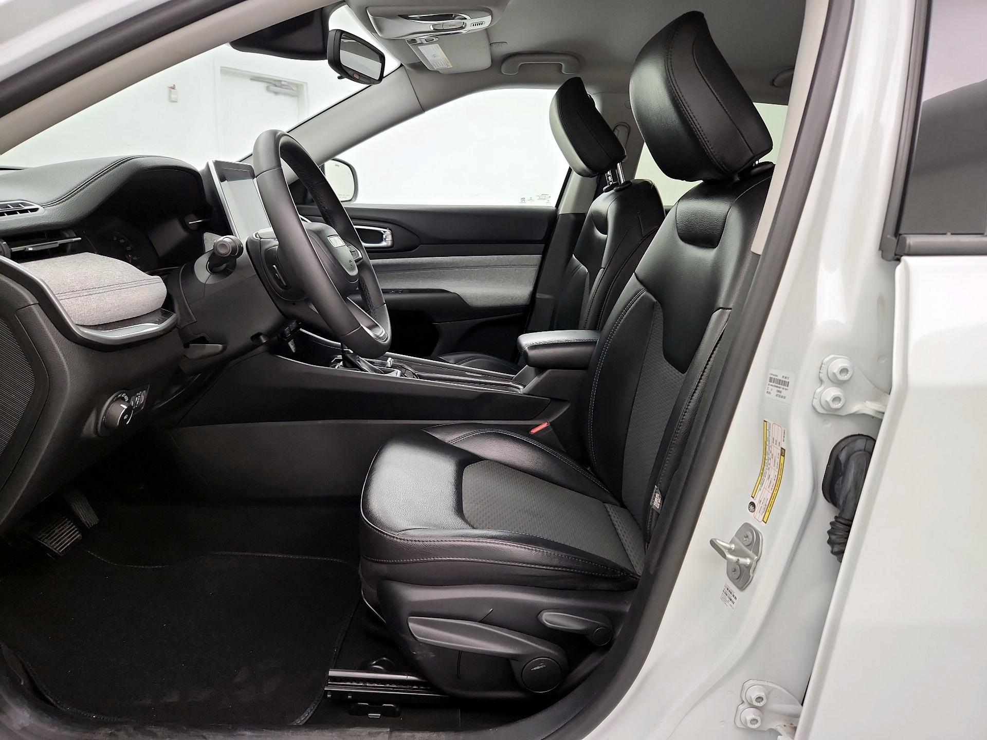 Thumbnail: 2022 Jeep Compass - 11