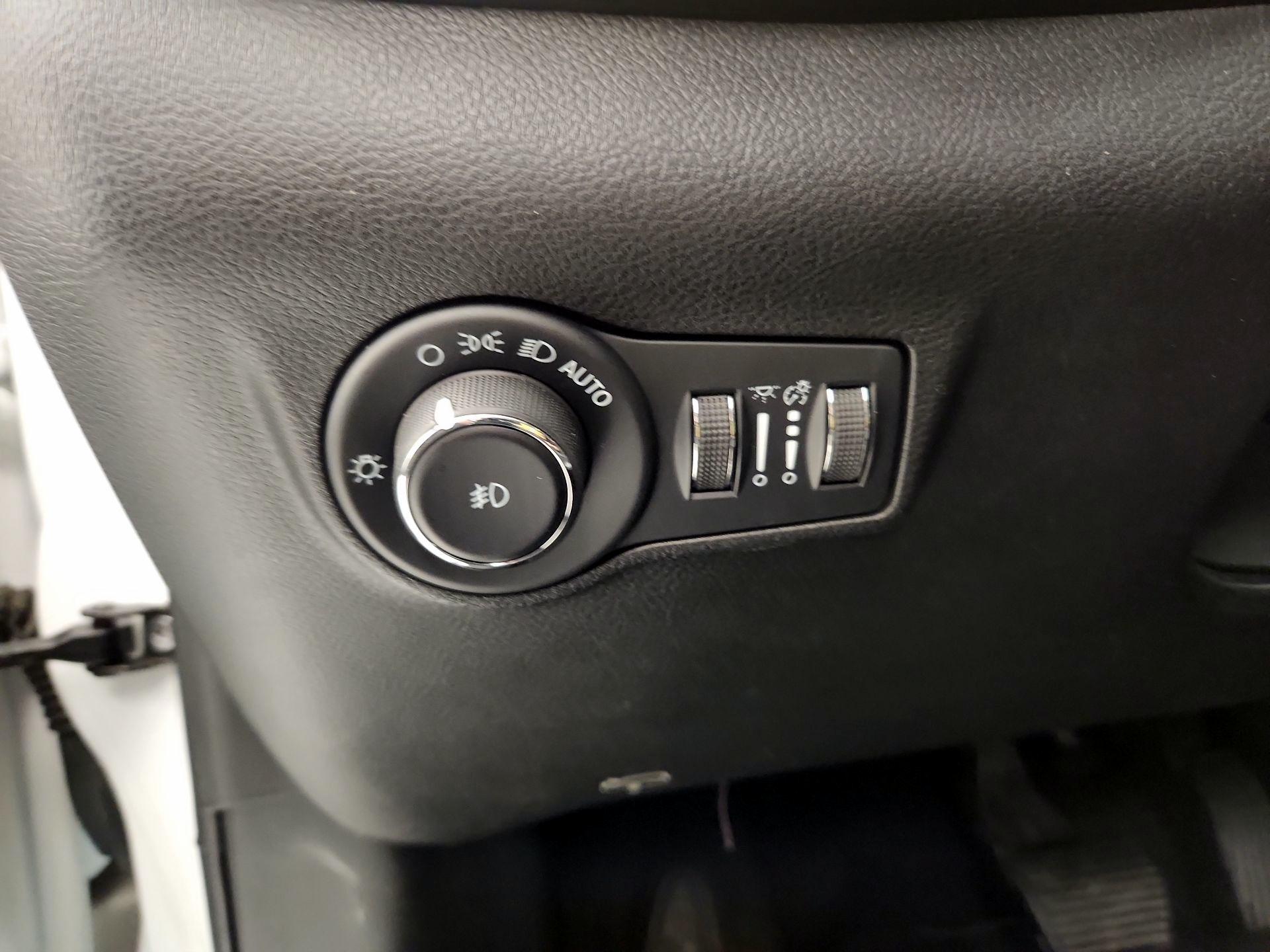 Thumbnail: 2022 Jeep Compass - 13