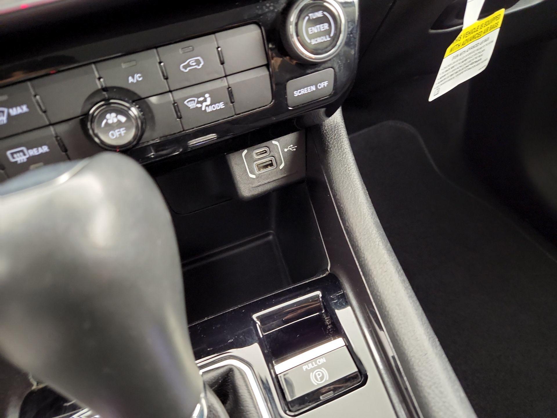 Thumbnail: 2022 Jeep Compass - 18