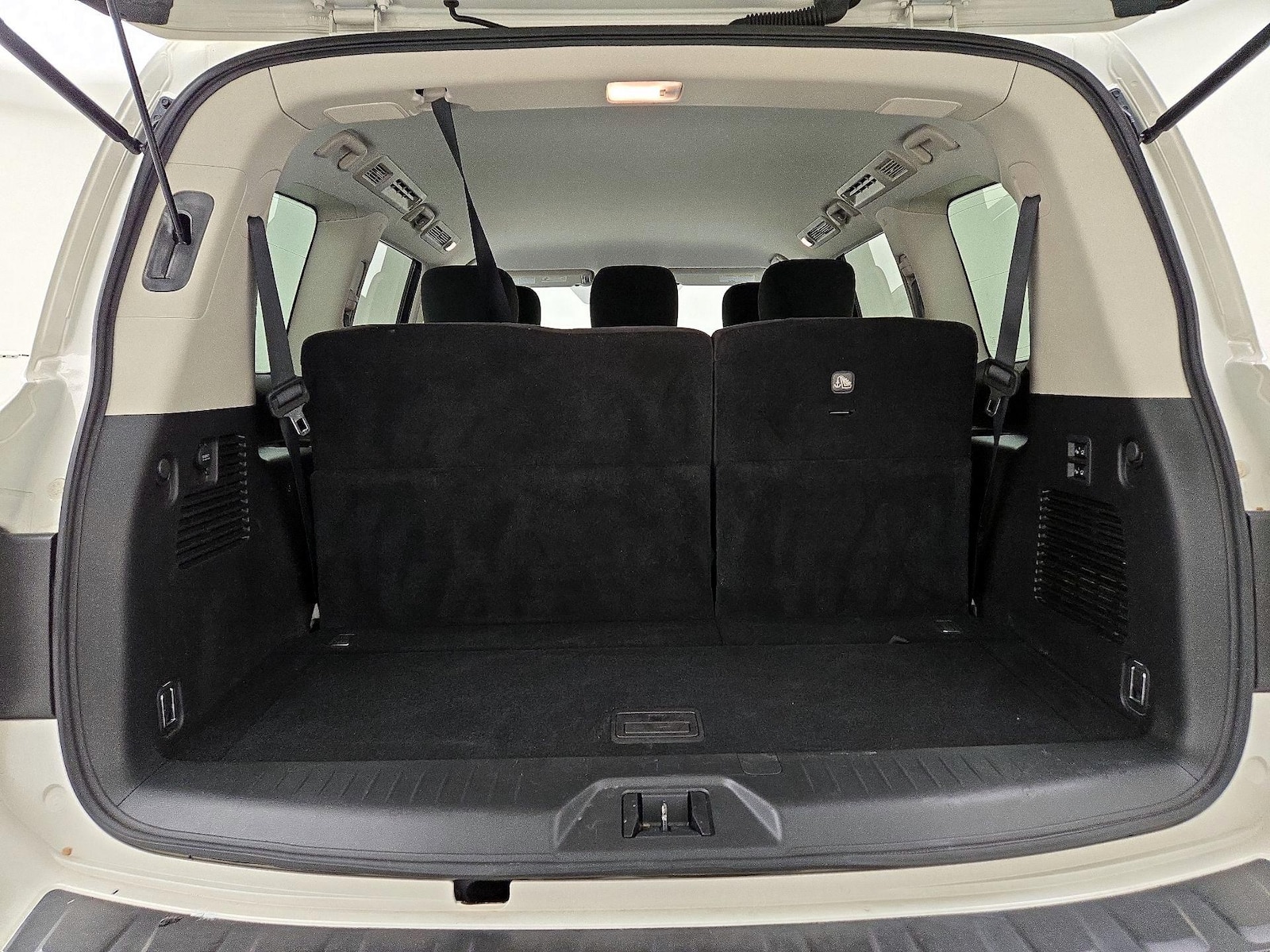 2020 Nissan Armada SV - Photo 23