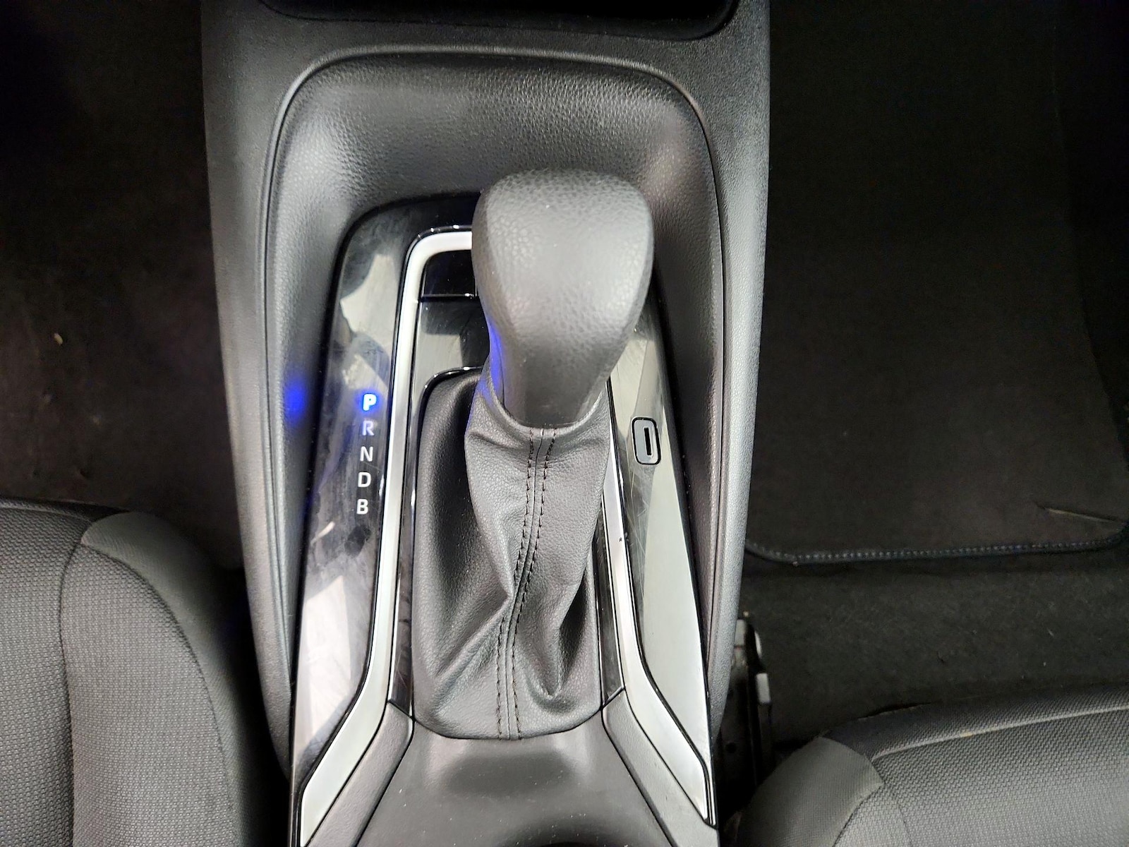 2024 Toyota Corolla LE - Photo 16
