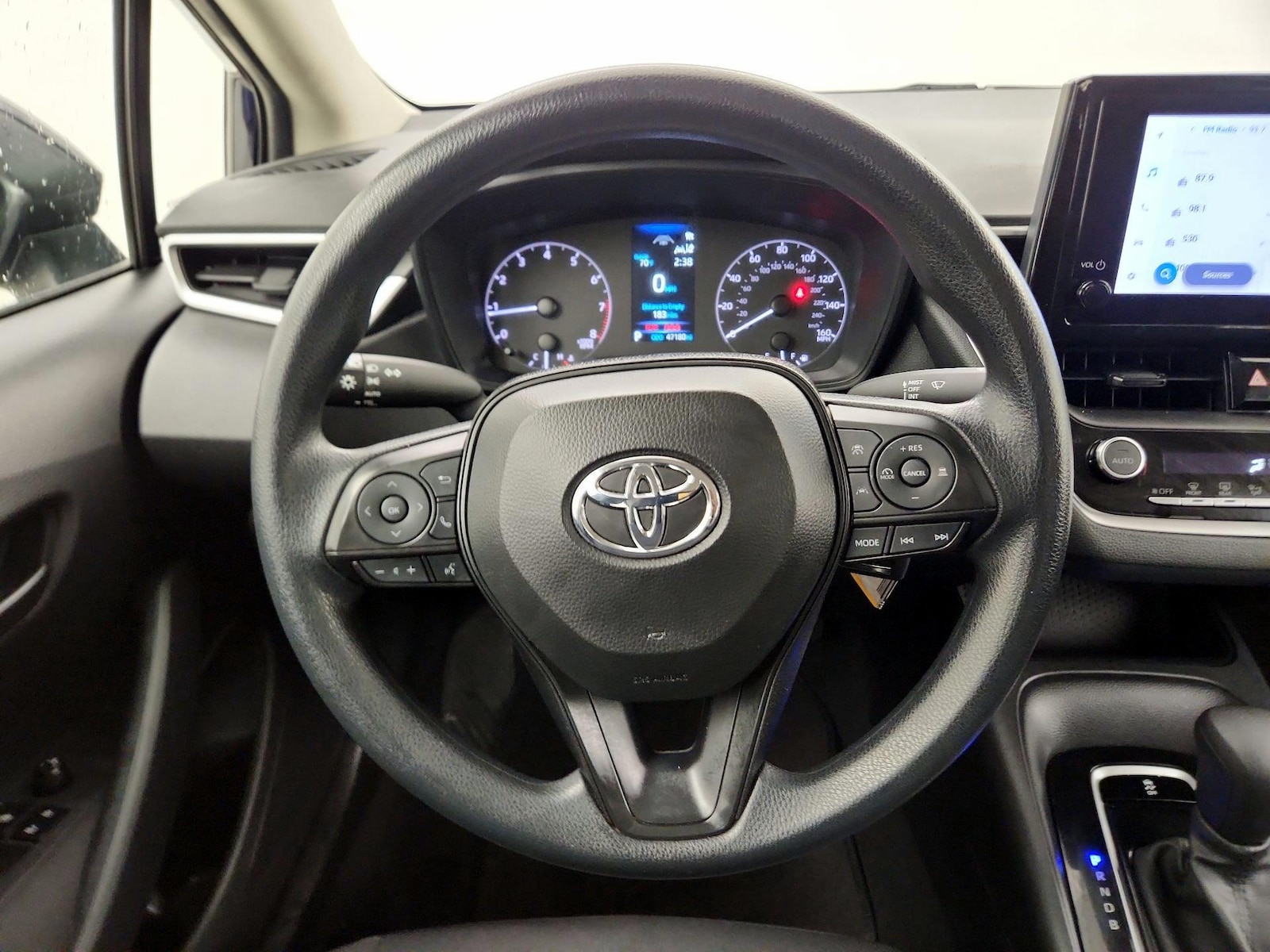 2024 Toyota Corolla LE - Photo 9